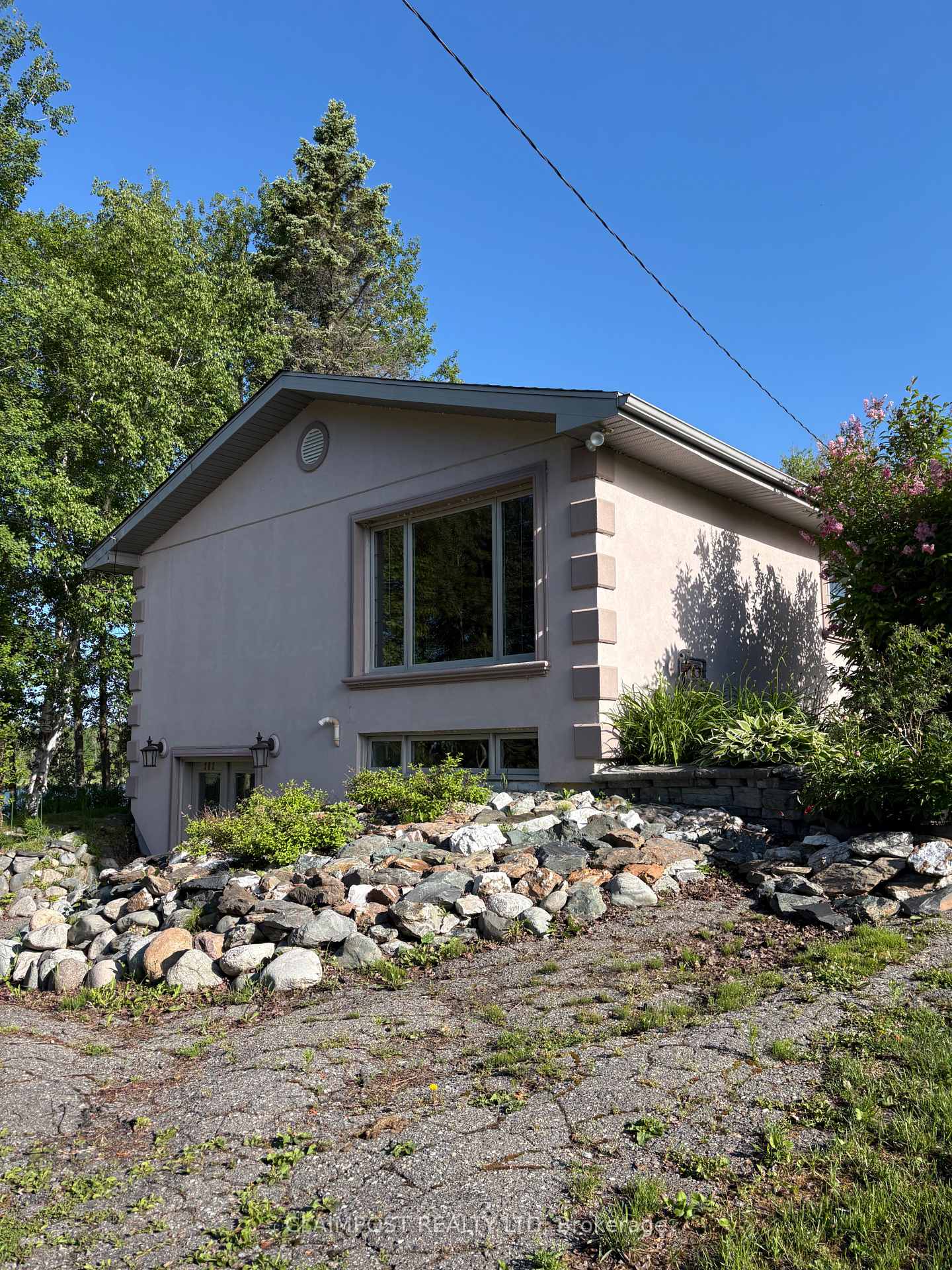Photo of 202 Earl Street W