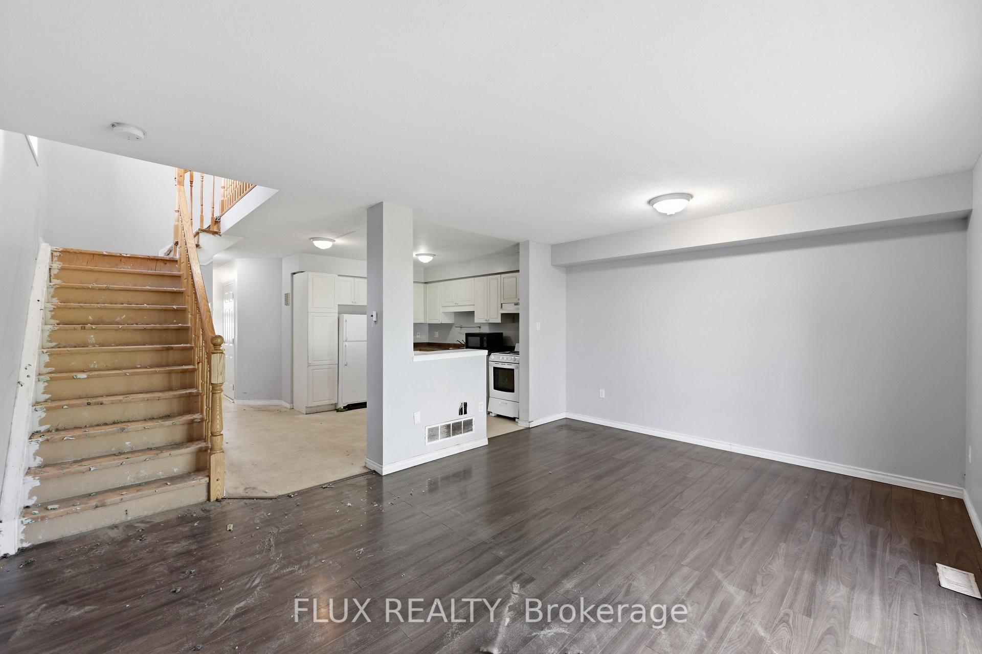 Photo 8 of Unit 46, 124 Gosling Gardens, Guelph, Clairfields/Hanlon Business Park — HOMEH