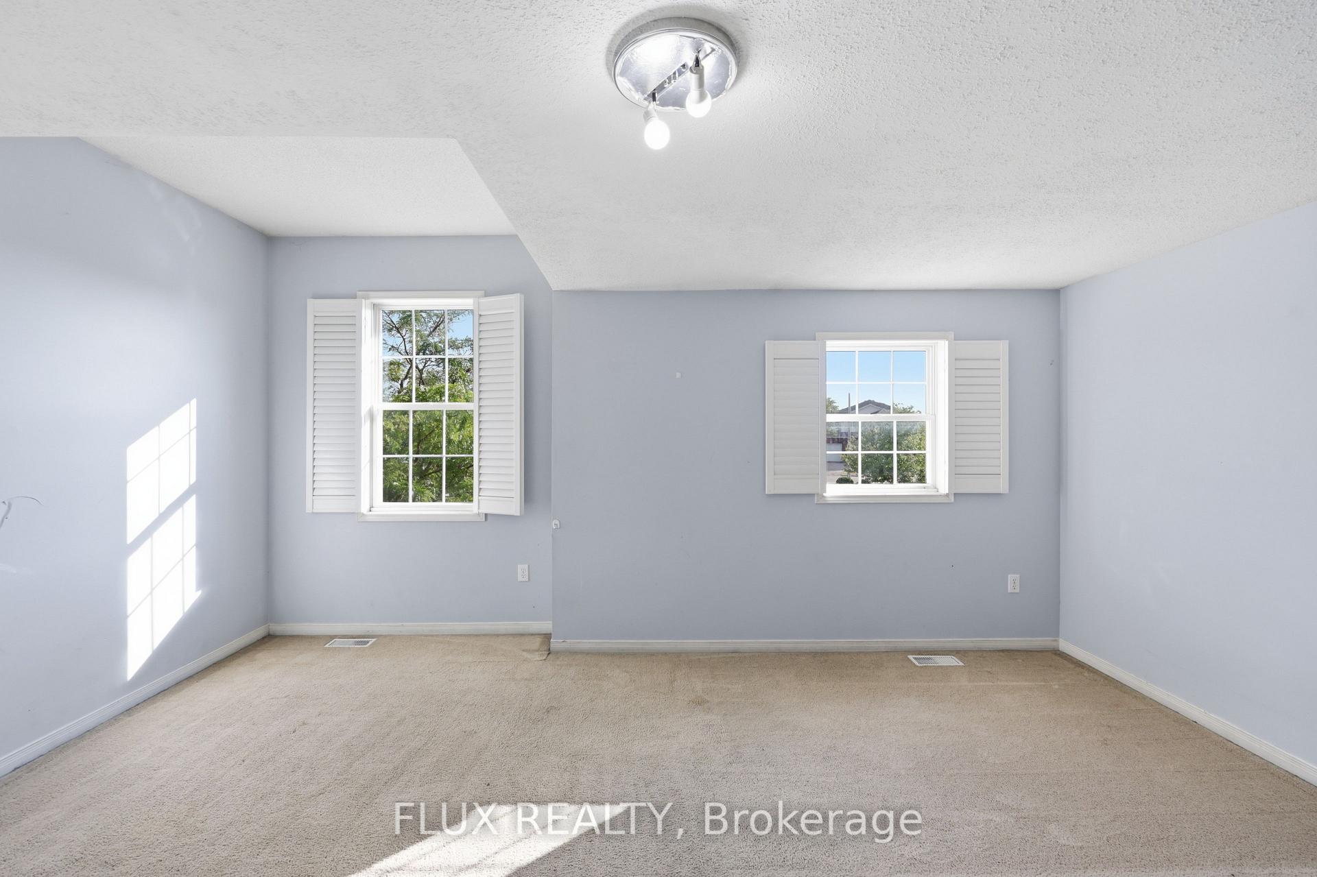 Photo 12 of Unit 46, 124 Gosling Gardens, Guelph, Clairfields/Hanlon Business Park — HOMEH