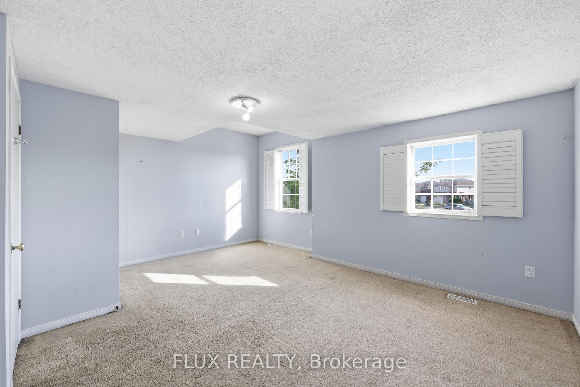 Photo 14 of Unit 46, 124 Gosling Gardens, Guelph, Clairfields/Hanlon Business Park — HOMEH