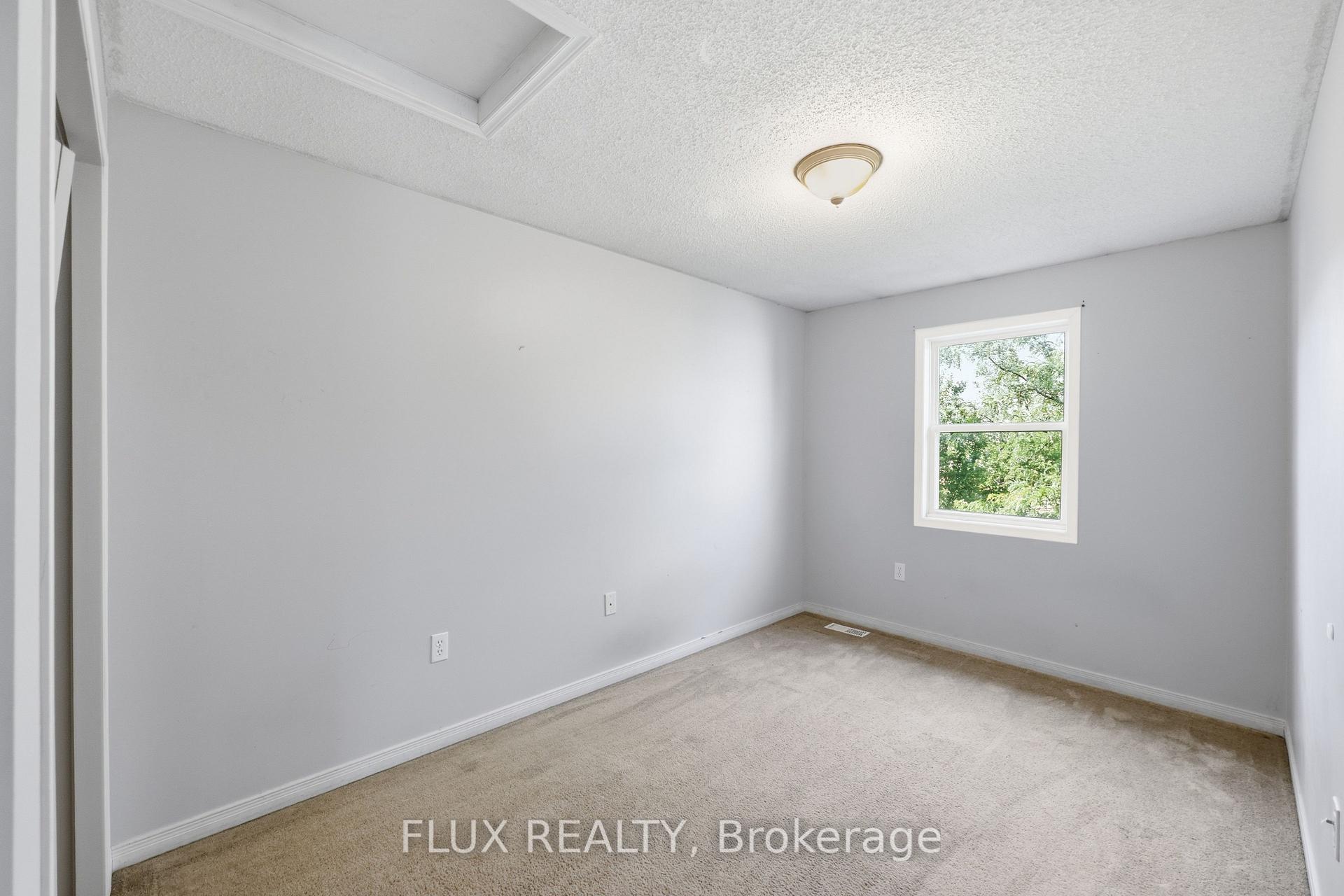 Photo 16 of Unit 46, 124 Gosling Gardens, Guelph, Clairfields/Hanlon Business Park — HOMEH