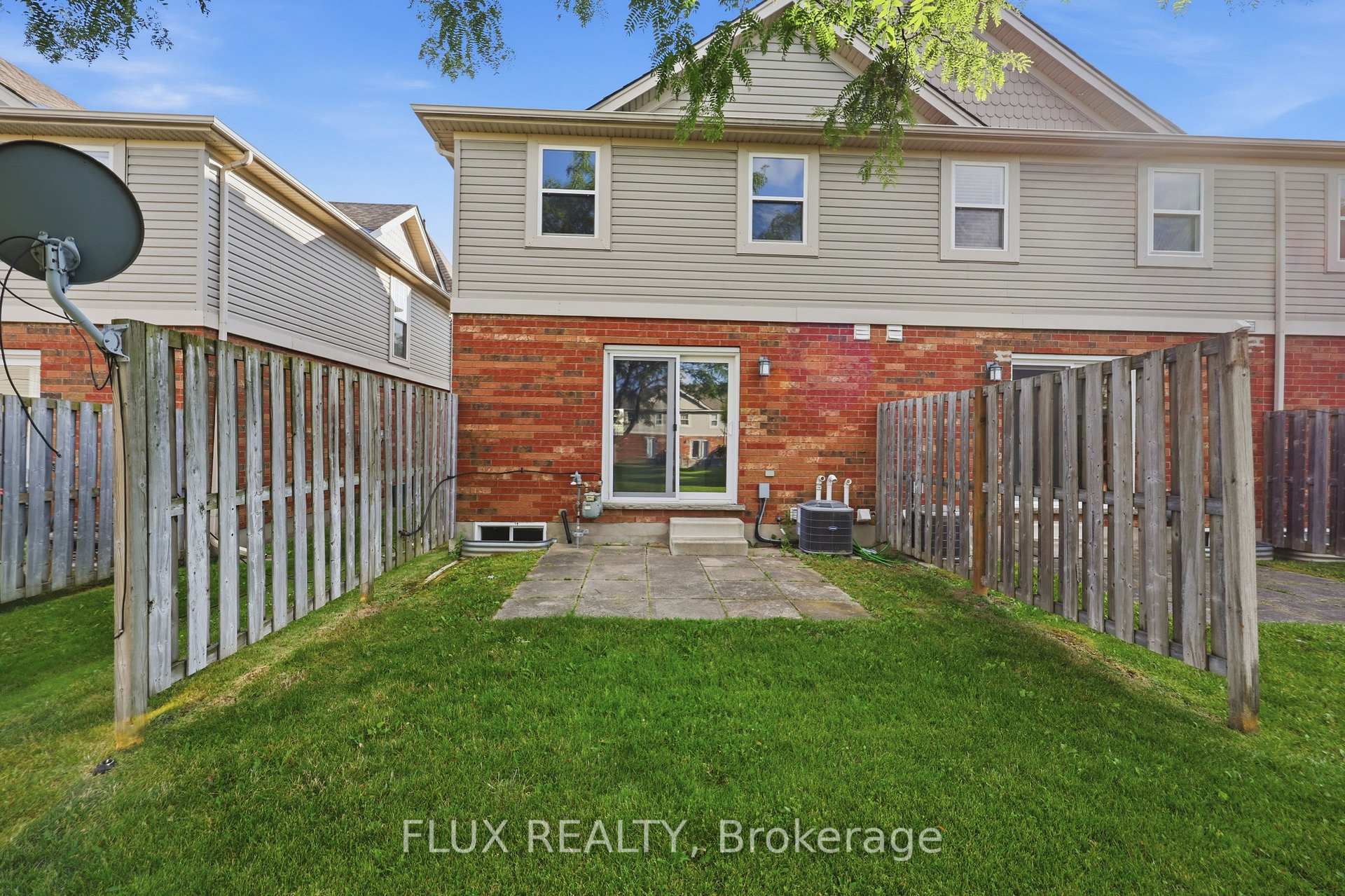 Photo 24 of Unit 46, 124 Gosling Gardens, Guelph, Clairfields/Hanlon Business Park — HOMEH