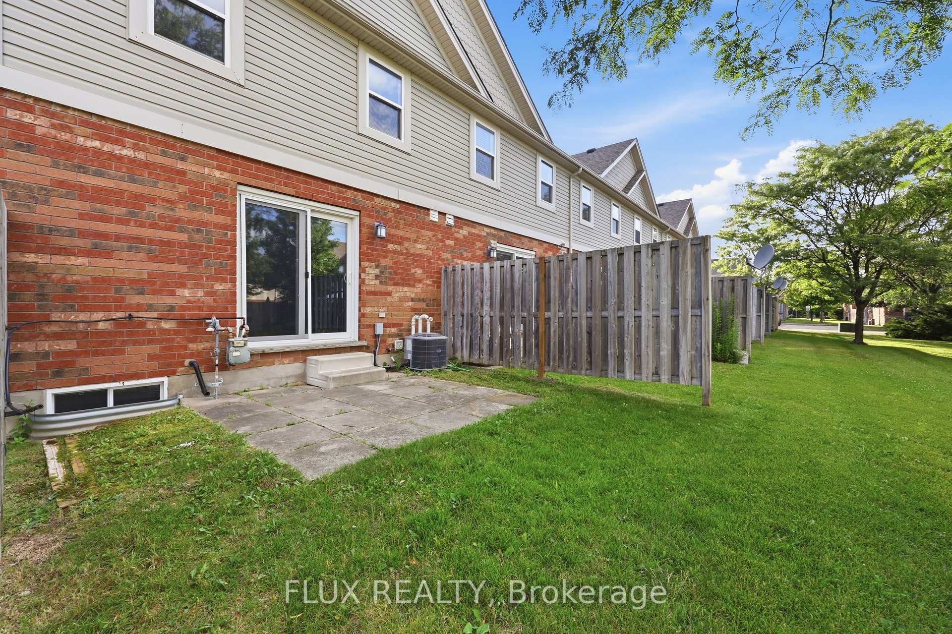 Photo 26 of Unit 46, 124 Gosling Gardens, Guelph, Clairfields/Hanlon Business Park — HOMEH