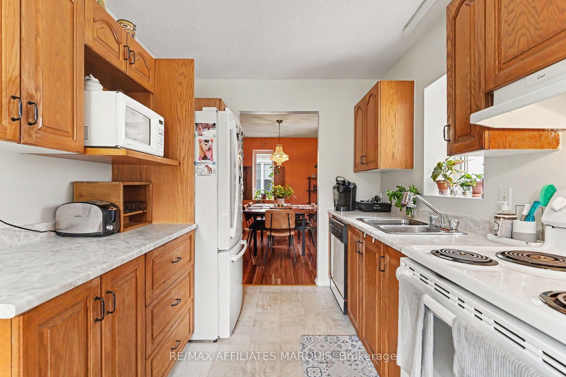 Photo 10 of 402 Clothier Street E, North Grenville, Kemptville — HOMEH