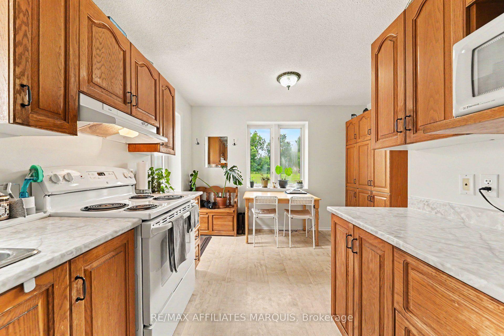 Photo 12 of 402 Clothier Street E, North Grenville, Kemptville — HOMEH