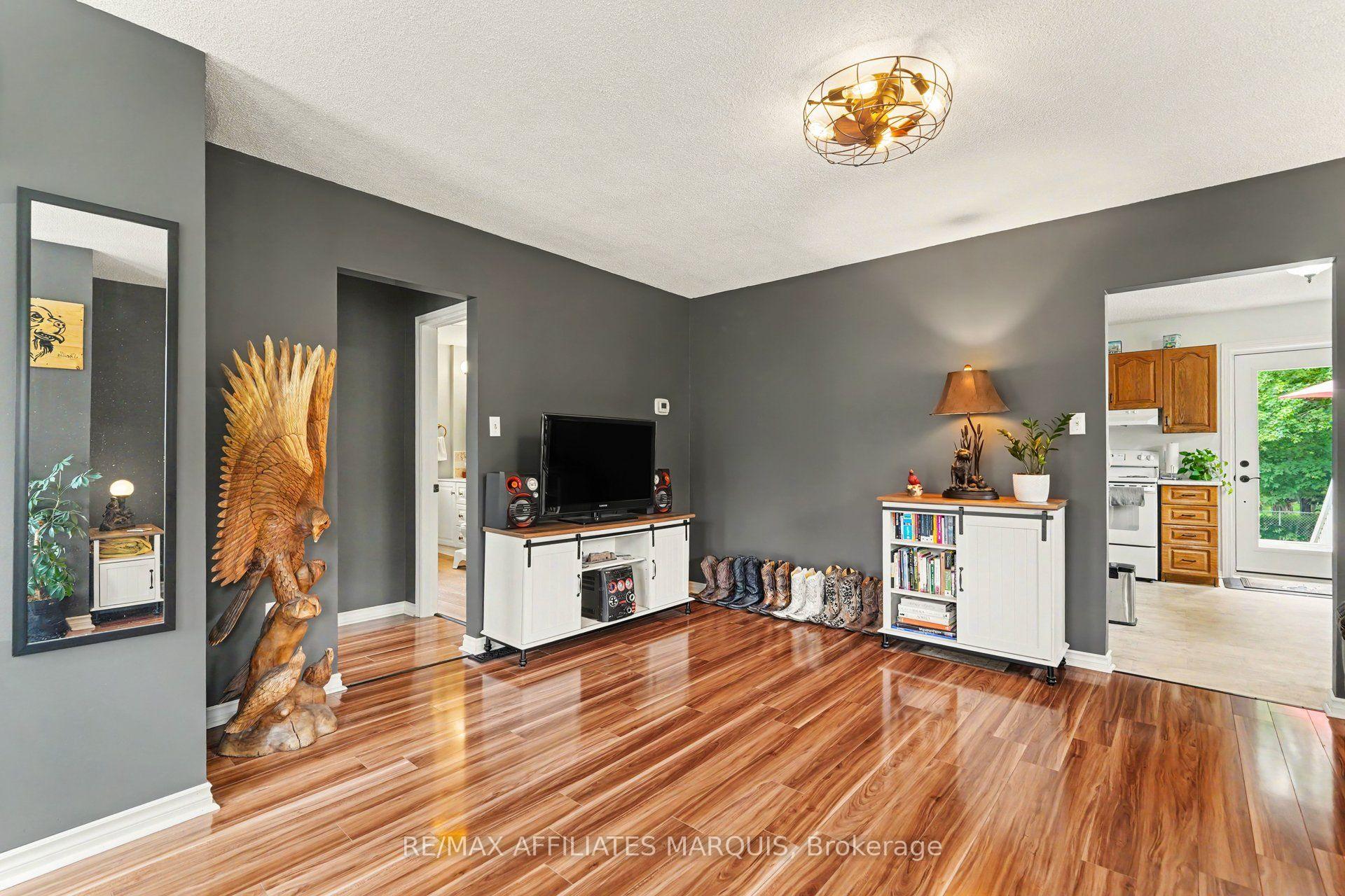 Photo 15 of 402 Clothier Street E, North Grenville, Kemptville — HOMEH
