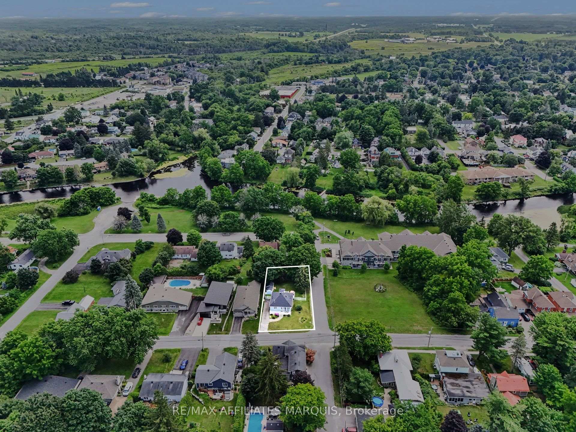 Photo 29 of 402 Clothier Street E, North Grenville, Kemptville — HOMEH