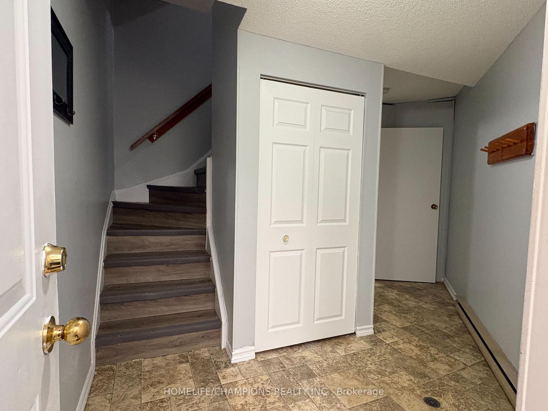 Photo 3 of Unit 33, 60 Elmsdale Drive, Kitchener, Laurentian Hills — HOMEH
