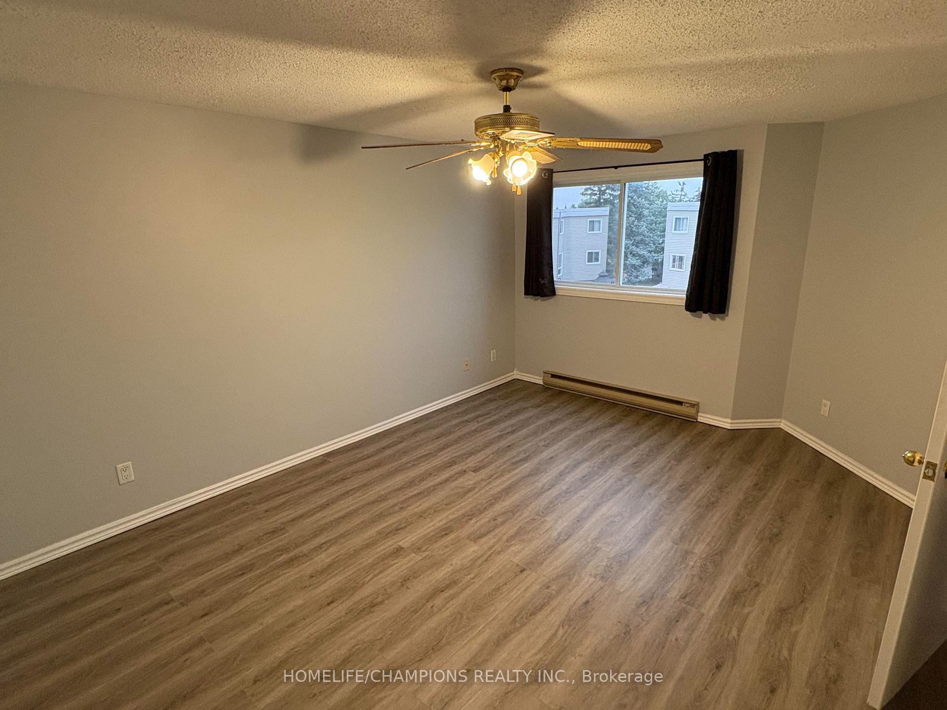 Photo 9 of Unit 33, 60 Elmsdale Drive, Kitchener, Laurentian Hills — HOMEH