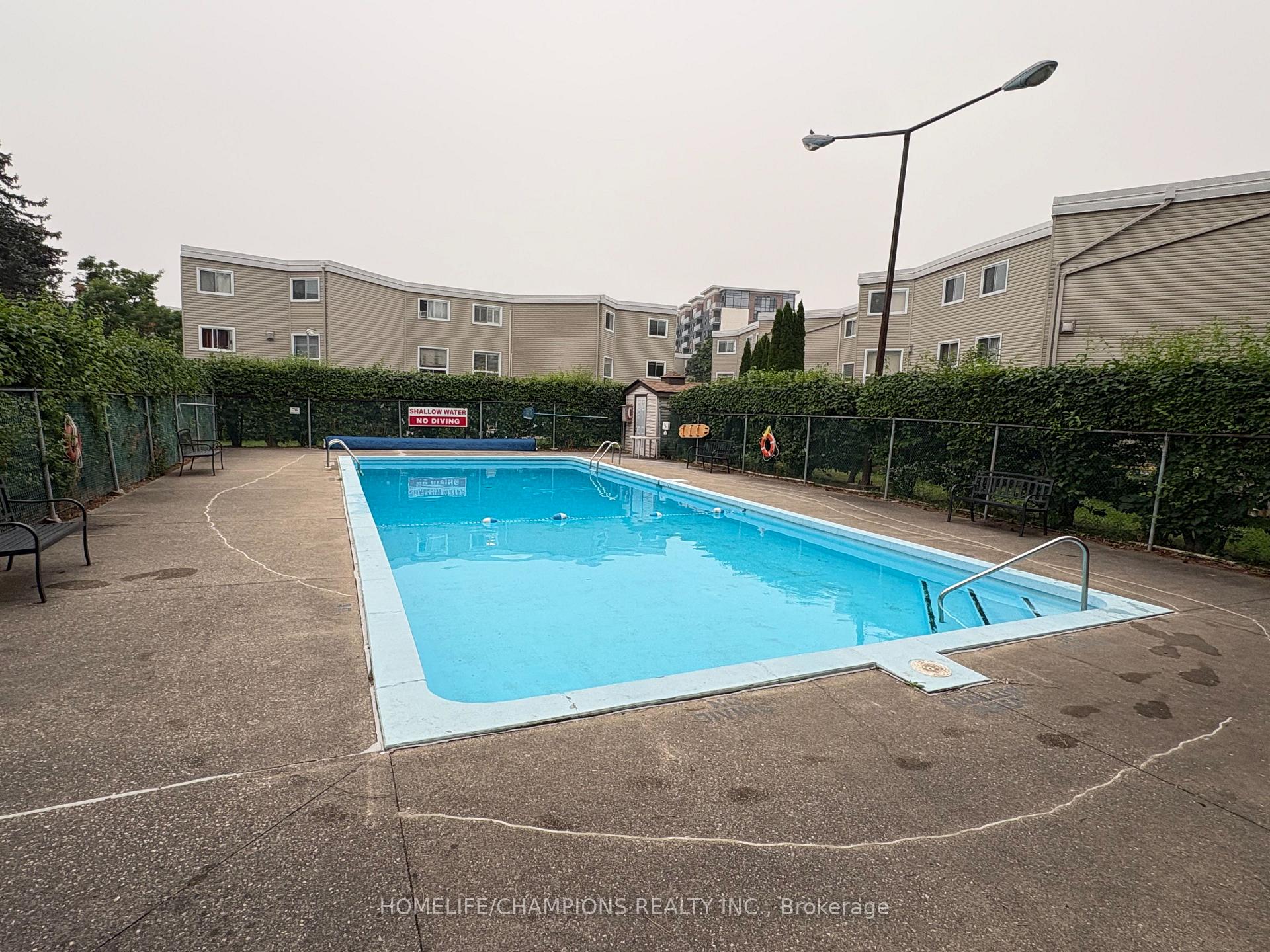 Photo 14 of Unit 33, 60 Elmsdale Drive, Kitchener, Laurentian Hills — HOMEH