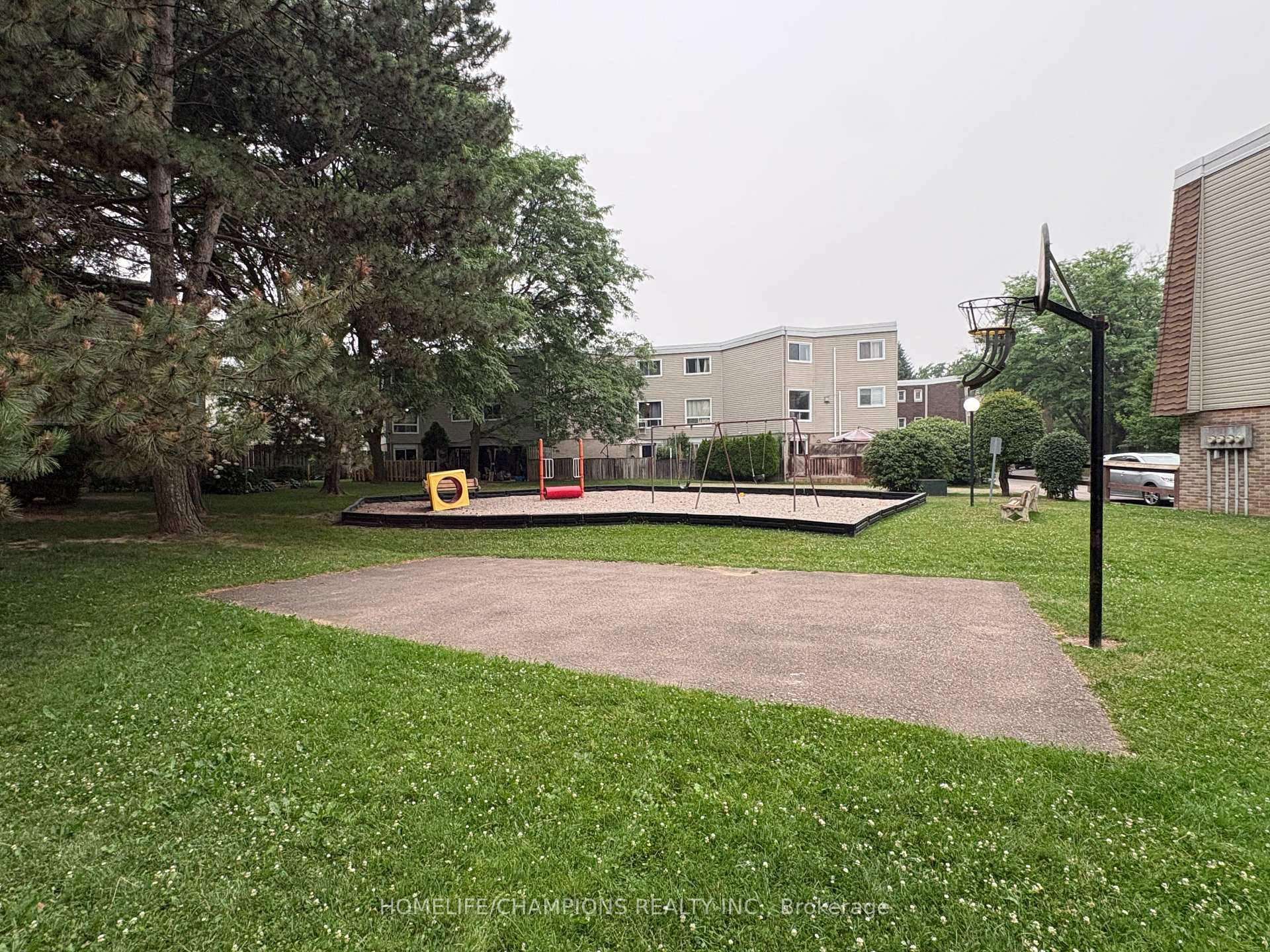Photo 15 of Unit 33, 60 Elmsdale Drive, Kitchener, Laurentian Hills — HOMEH