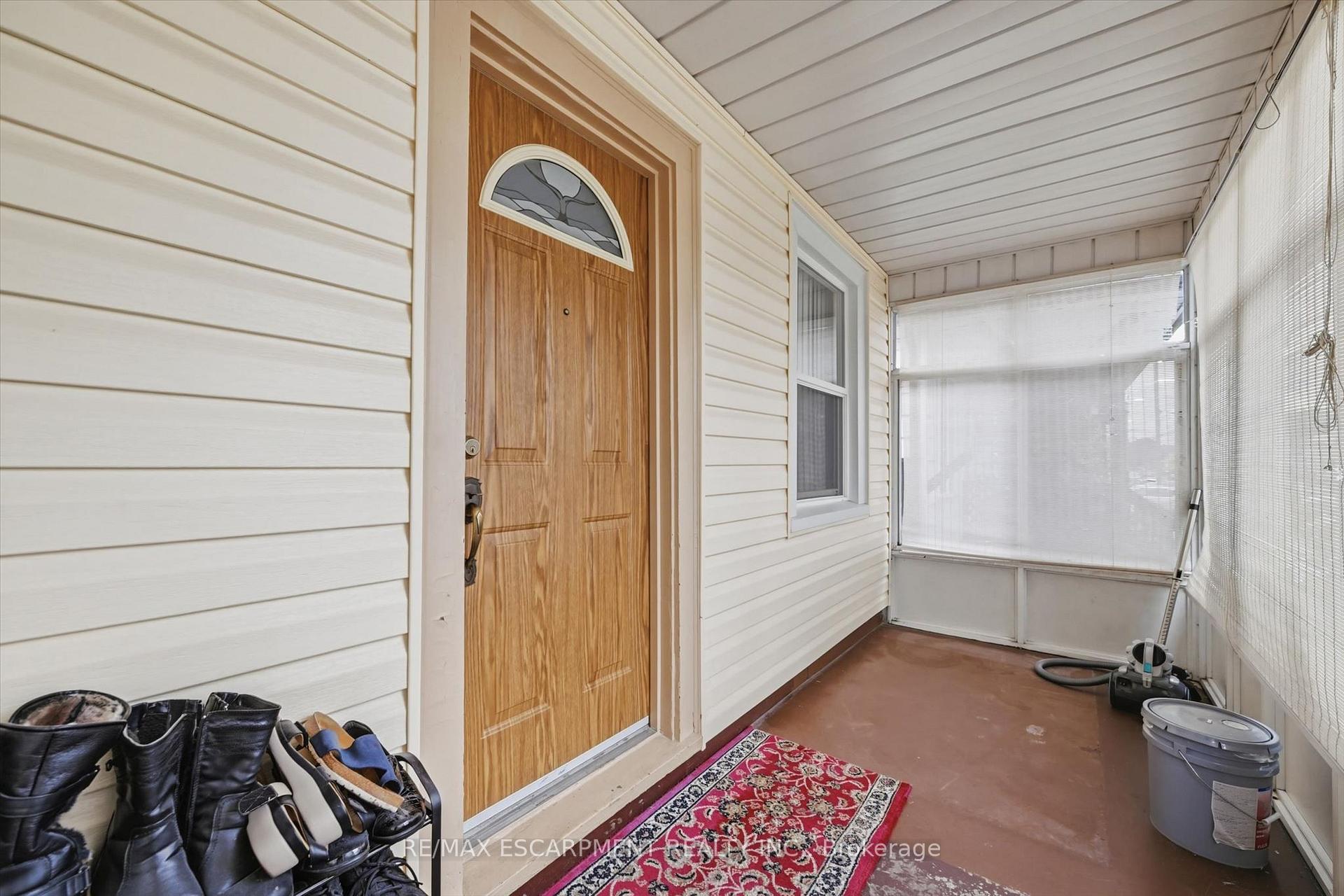 Photo 2 of 156 Hope Avenue, Hamilton, Homeside — HOMEH