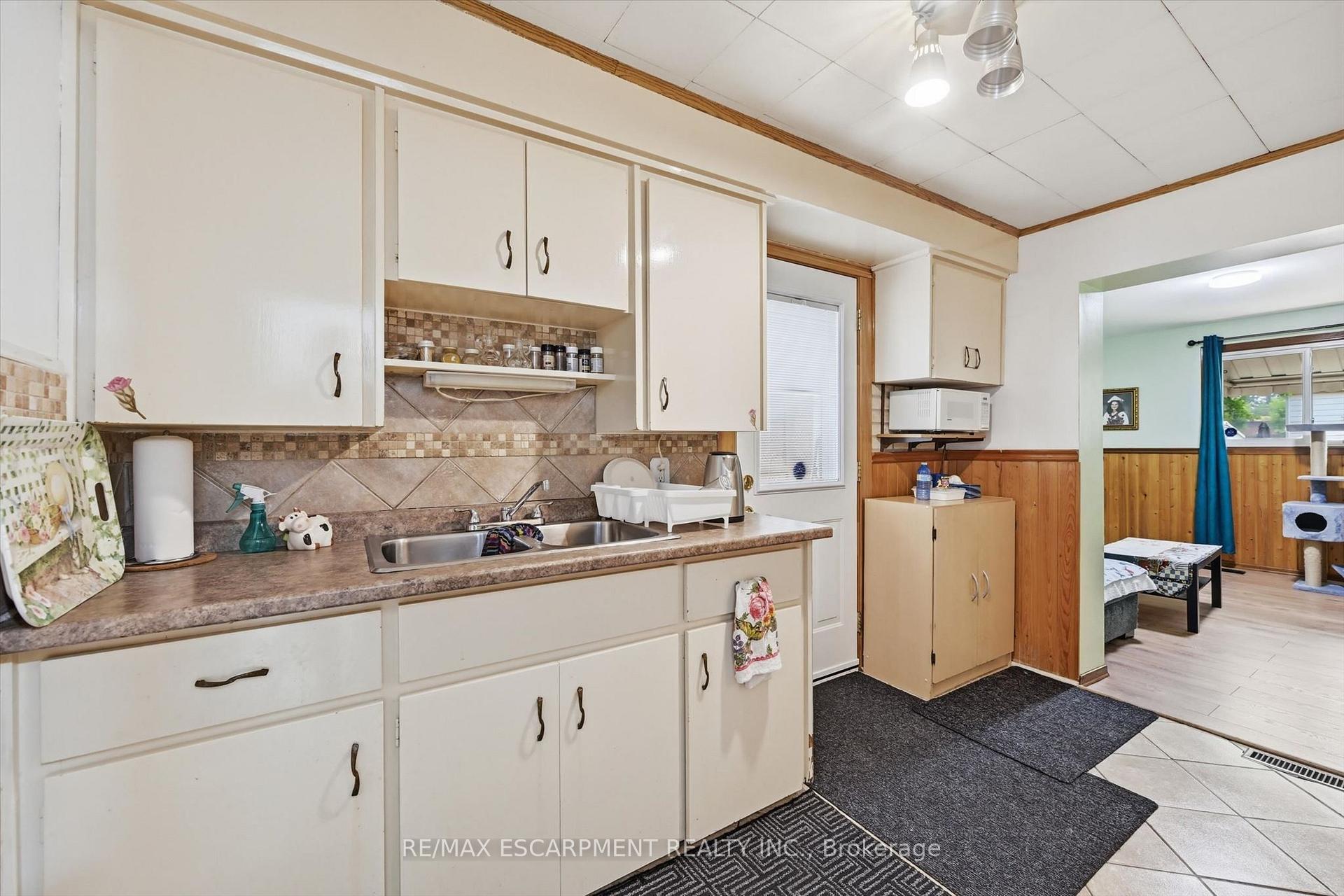 Photo 10 of 156 Hope Avenue, Hamilton, Homeside — HOMEH