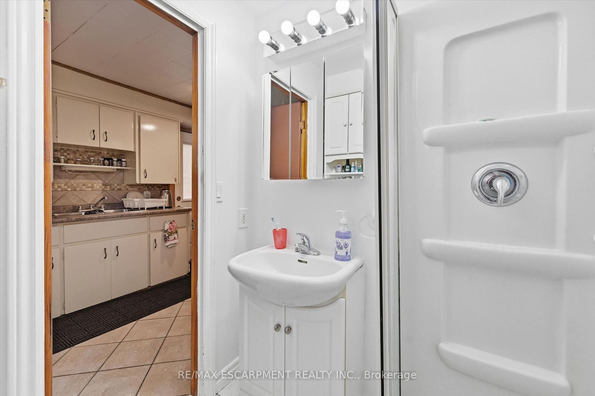 Photo 13 of 156 Hope Avenue, Hamilton, Homeside — HOMEH