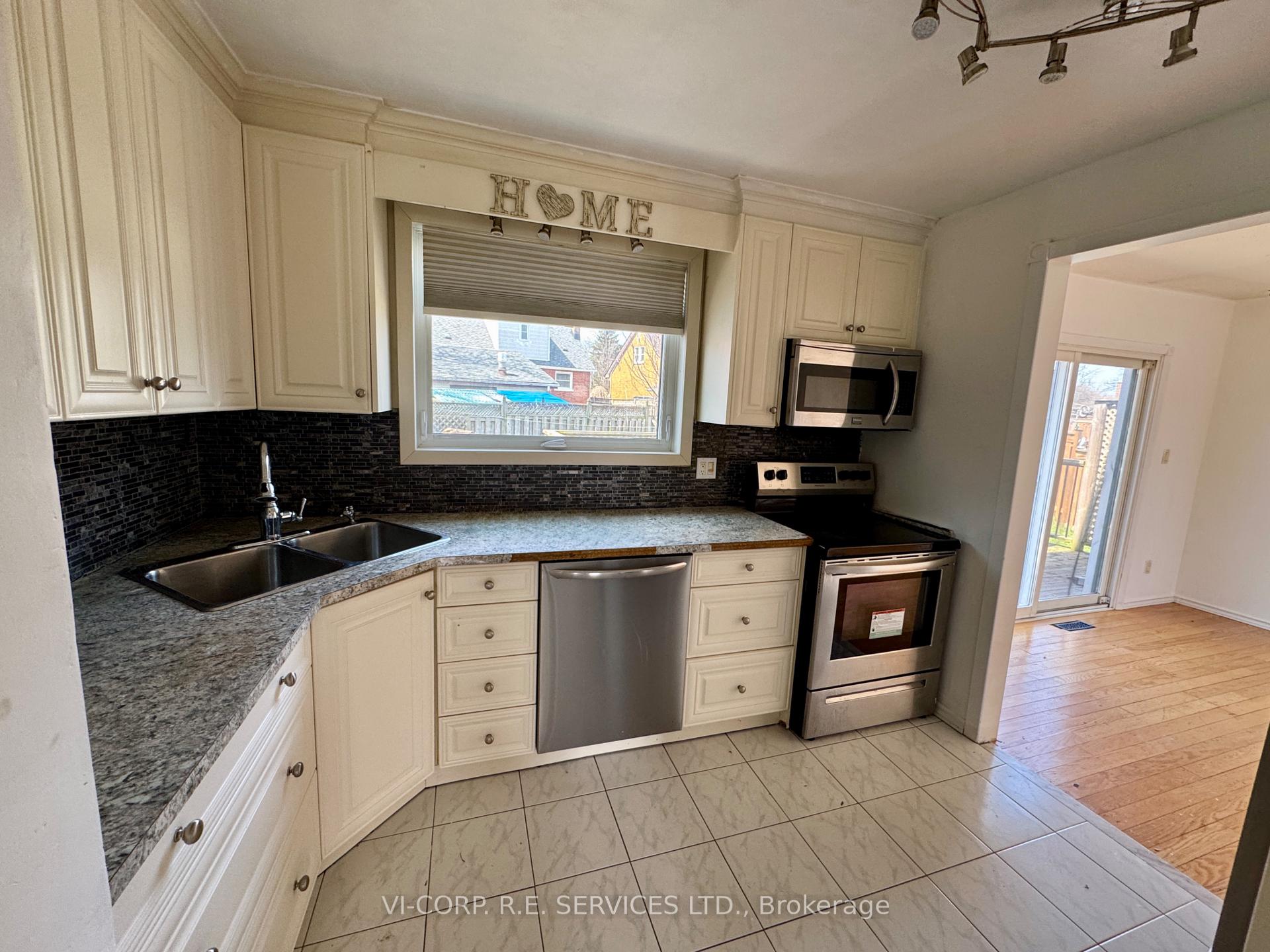 Photo 6 of 156 Gladstone Avenue, Oshawa, McLaughlin — HOMEH