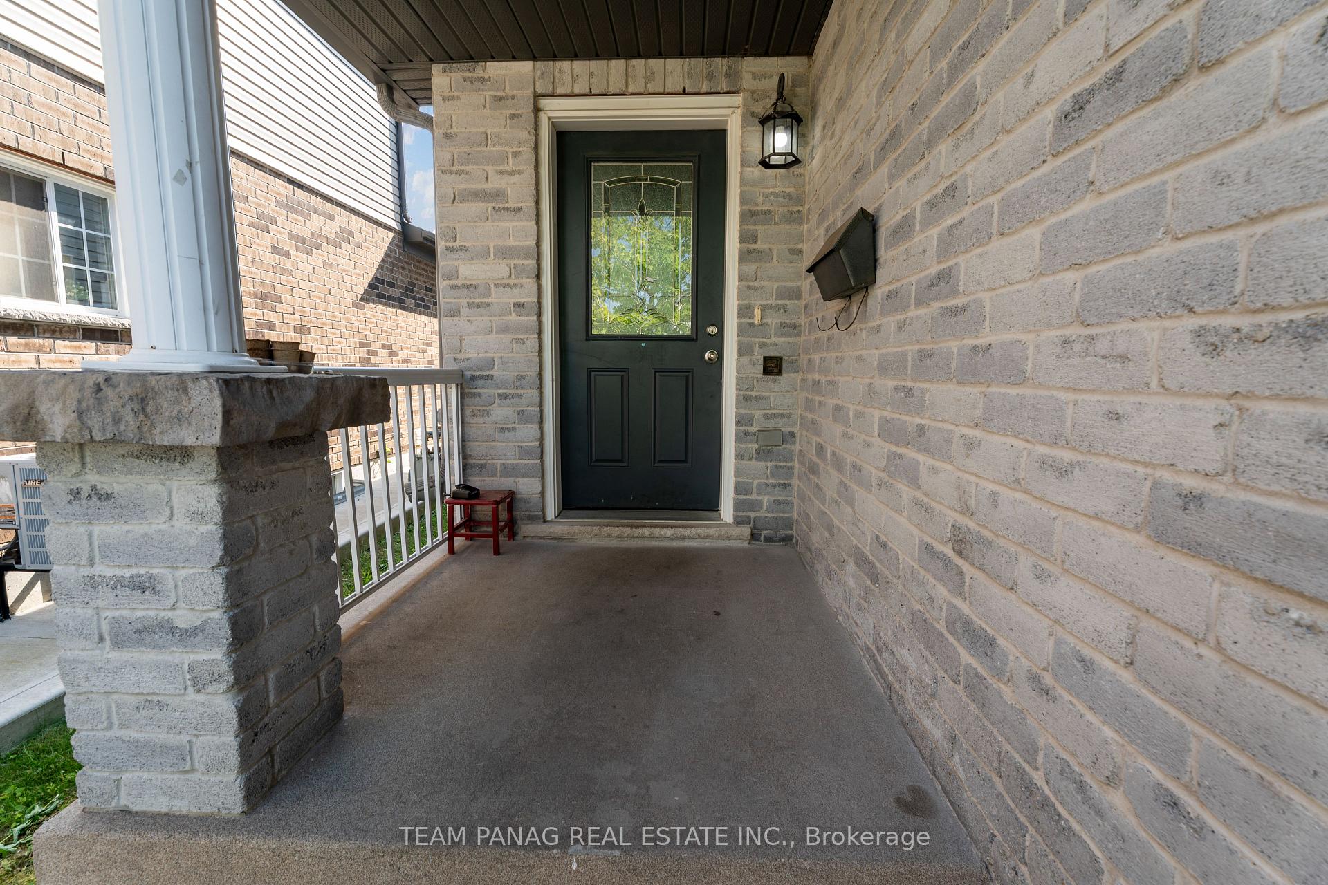 Photo 4 of 931 Bianca Court, Kitchener, Huron Park — HOMEH