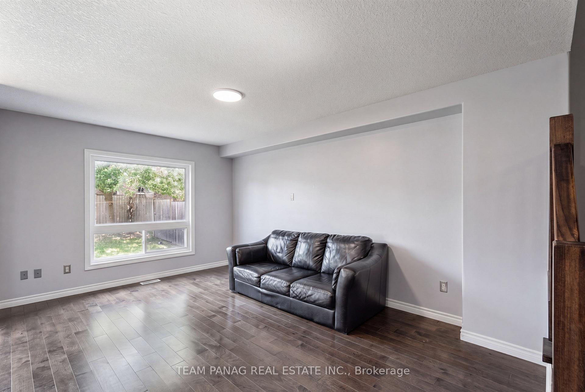 Photo 10 of 931 Bianca Court, Kitchener, Huron Park — HOMEH