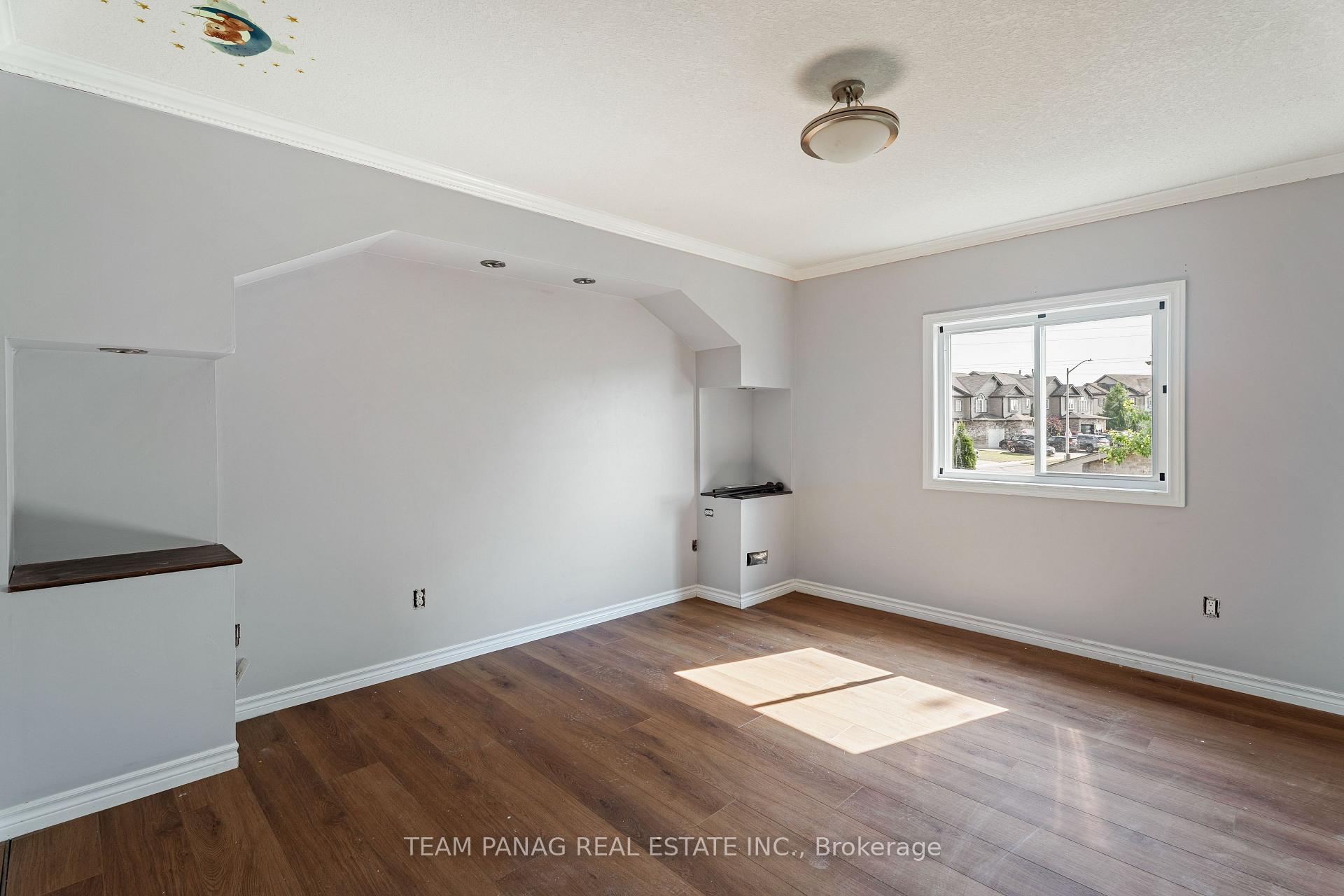 Photo 16 of 931 Bianca Court, Kitchener, Huron Park — HOMEH