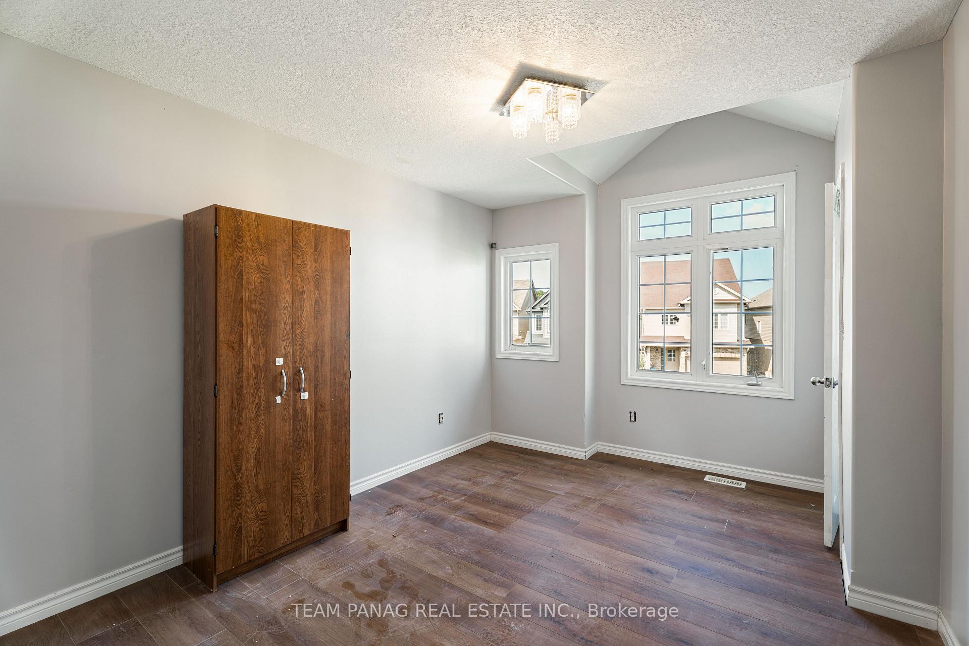 Photo 21 of 931 Bianca Court, Kitchener, Huron Park — HOMEH