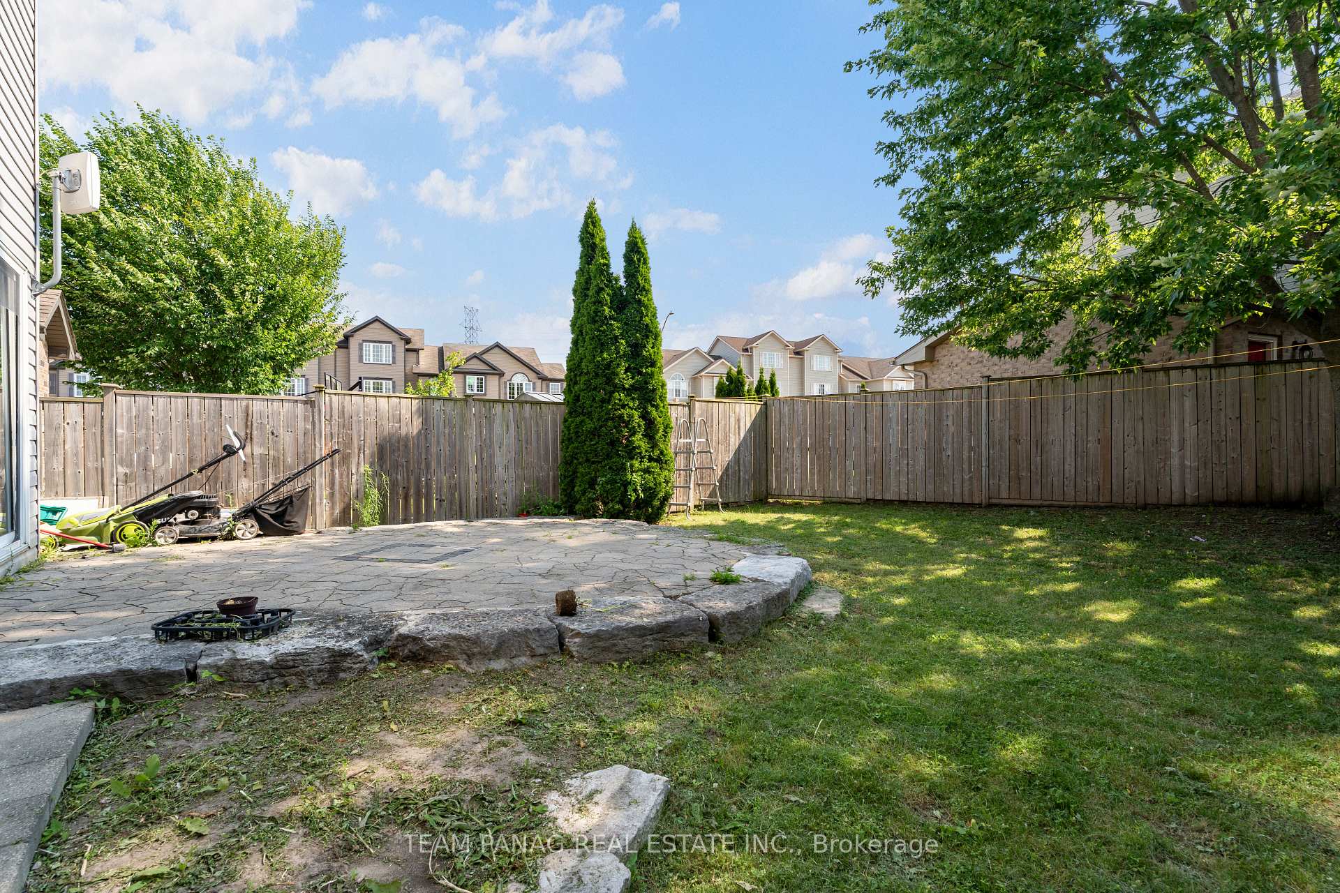 Photo 31 of 931 Bianca Court, Kitchener, Huron Park — HOMEH