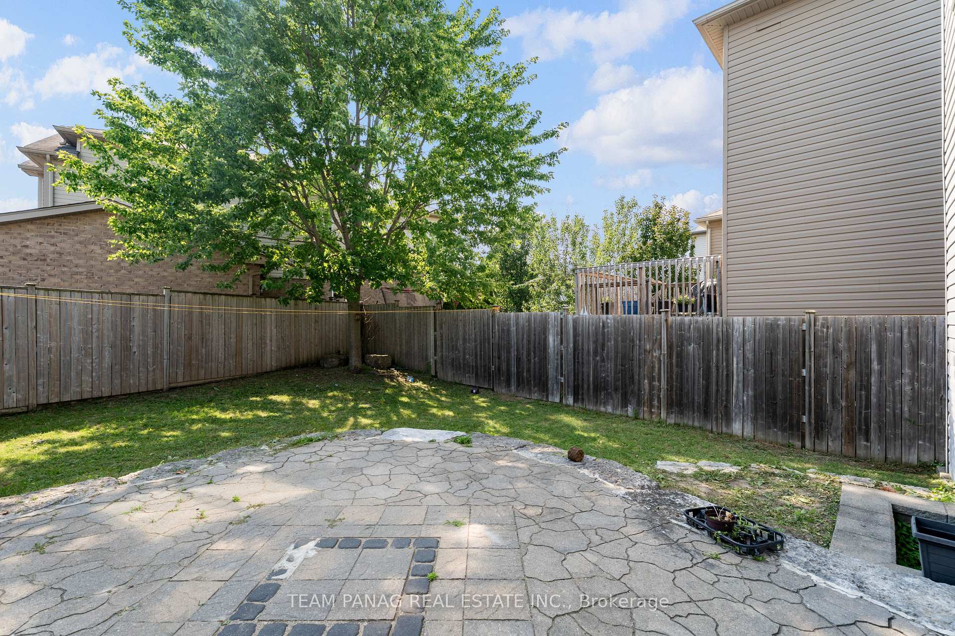 Photo 32 of 931 Bianca Court, Kitchener, Huron Park — HOMEH