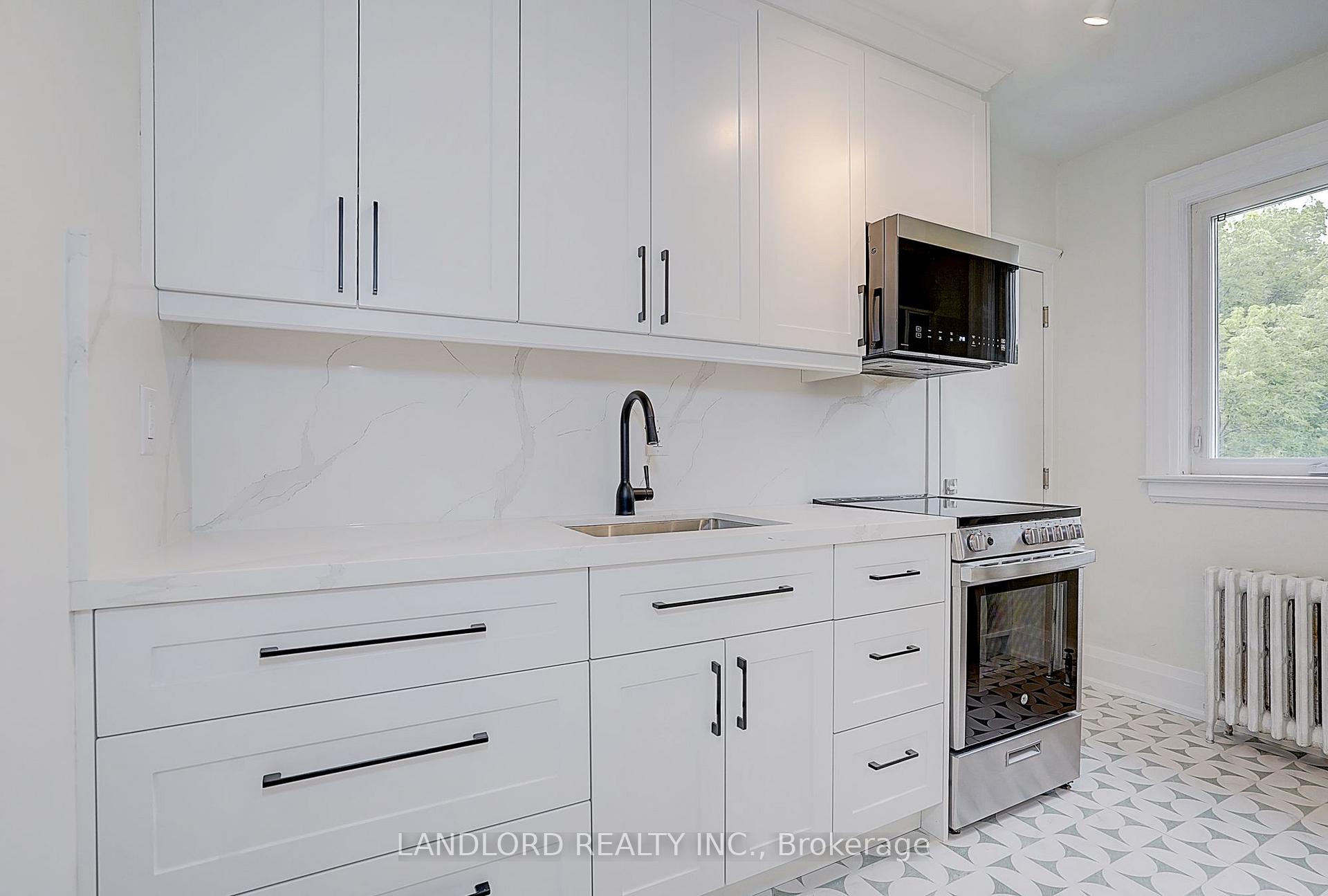 Photo 18 of Unit 12, 2520 Bloor Street W, Toronto, High Park-Swansea — HOMEH