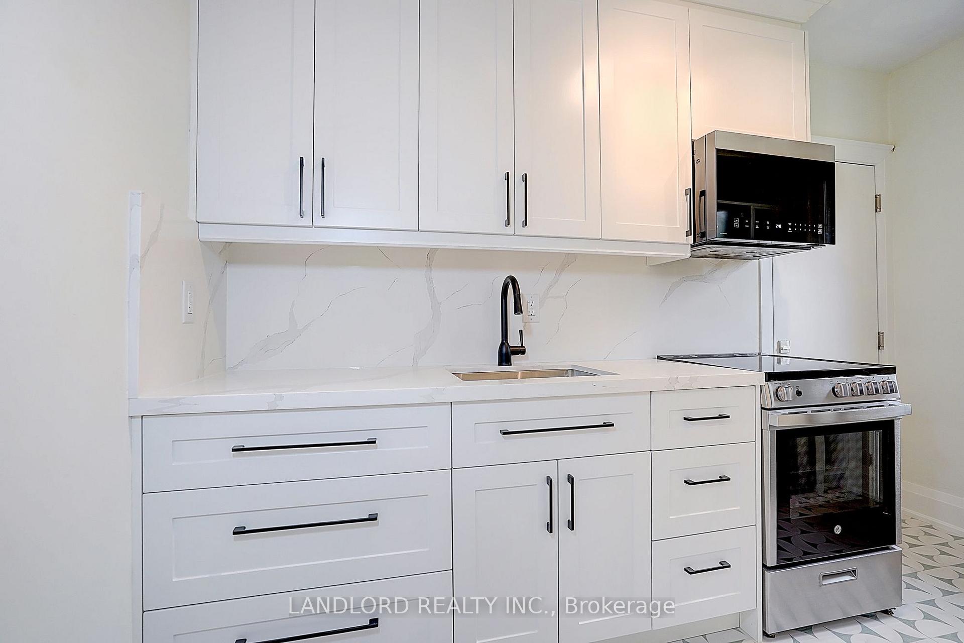 Photo 19 of Unit 12, 2520 Bloor Street W, Toronto, High Park-Swansea — HOMEH