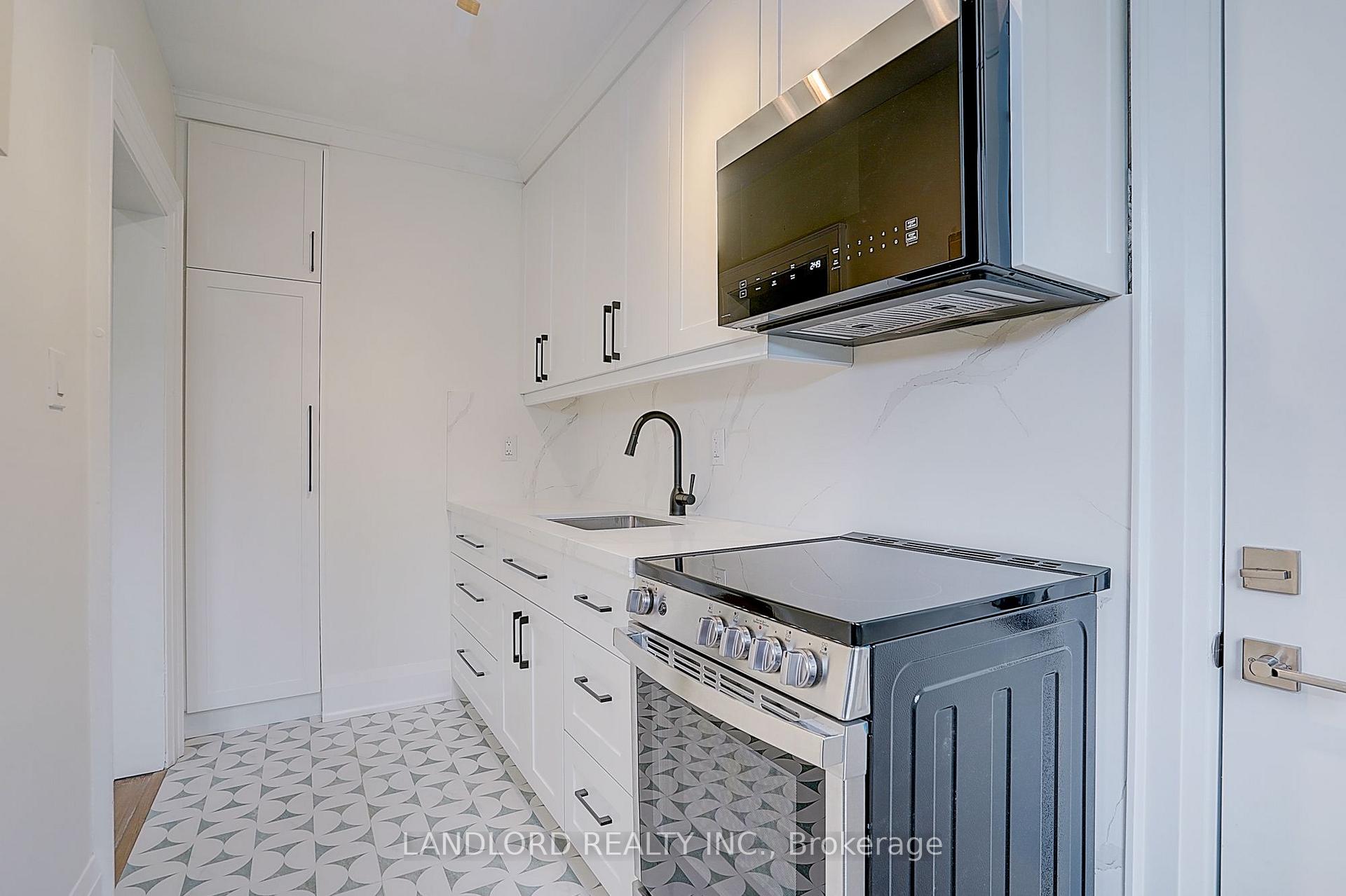 Photo 22 of Unit 12, 2520 Bloor Street W, Toronto, High Park-Swansea — HOMEH
