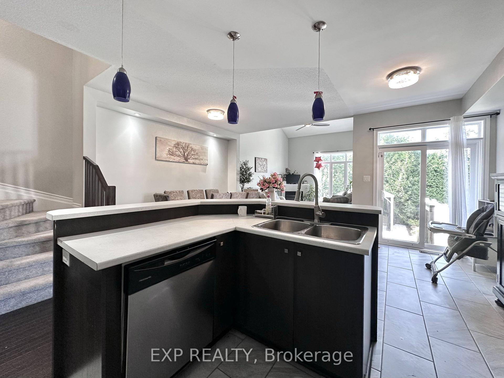 Photo 7 of 421 Foxhall Way, Ottawa, Kanata - Bridlewood — HOMEH