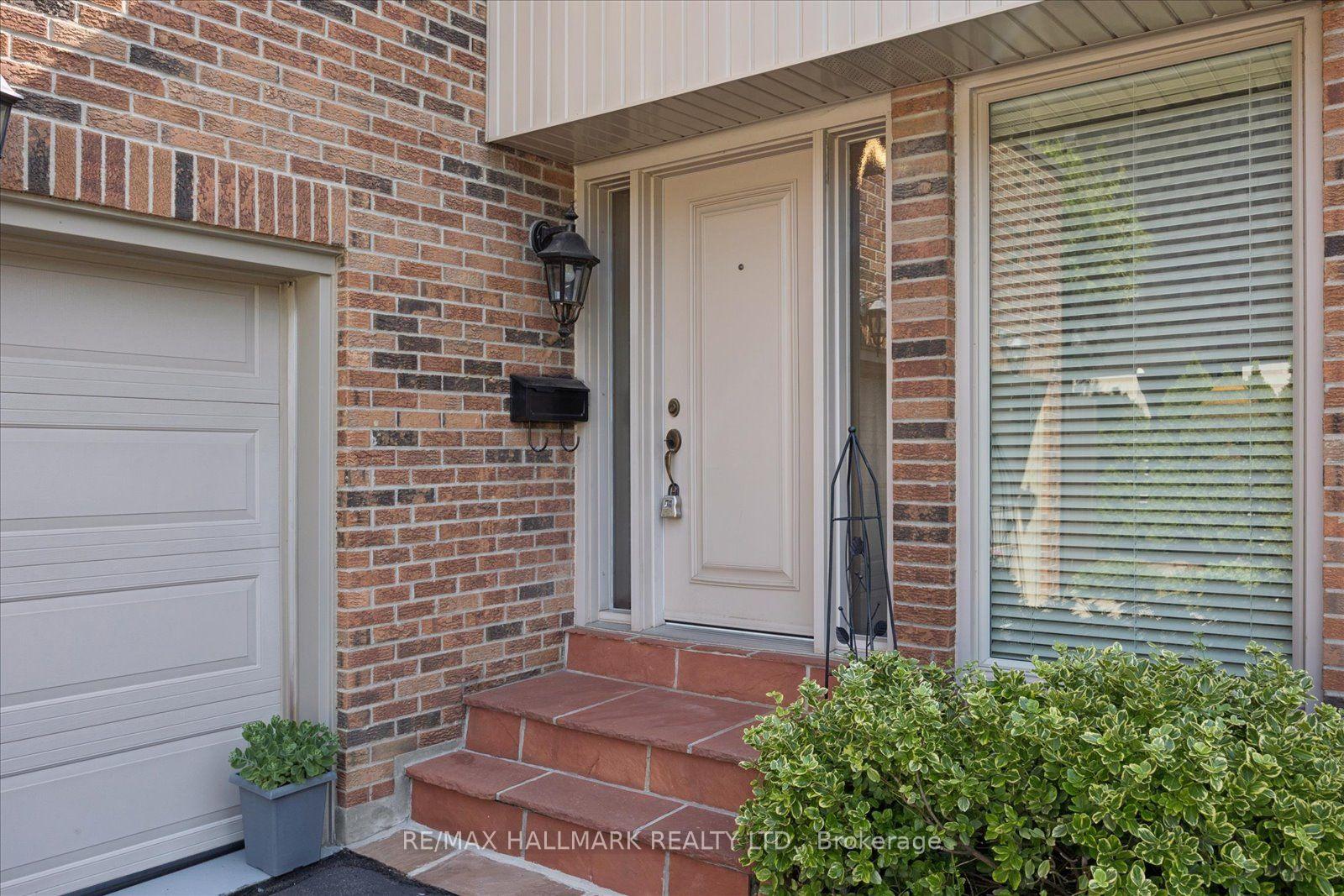 Photo 3 of 42 Reesorville Road, Markham, Markham Village — HOMEH