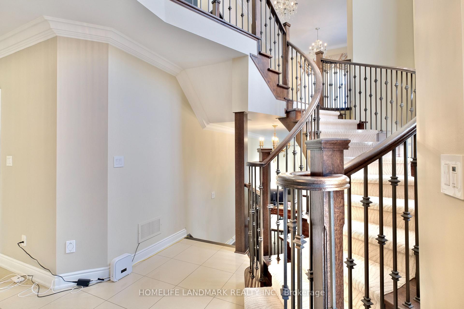 Photo 5 of 2 Drake Street, Vaughan, Vellore Village — HOMEH