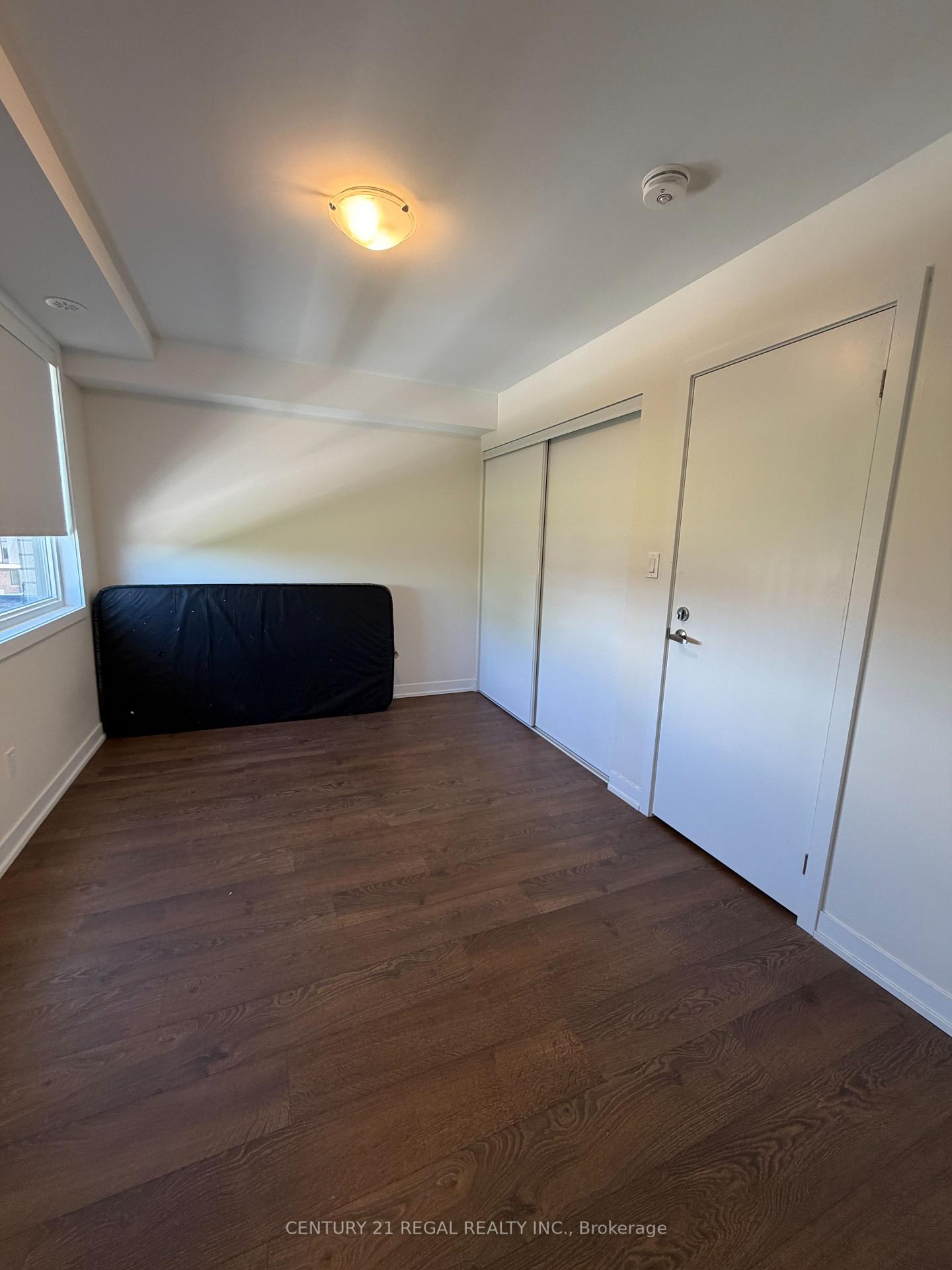 Photo 6 of 16 Deep Roots Terrace, Toronto, Englemount-Lawrence — HOMEH