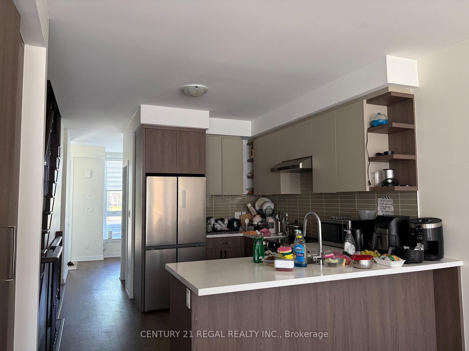 Photo 8 of 16 Deep Roots Terrace, Toronto, Englemount-Lawrence — HOMEH