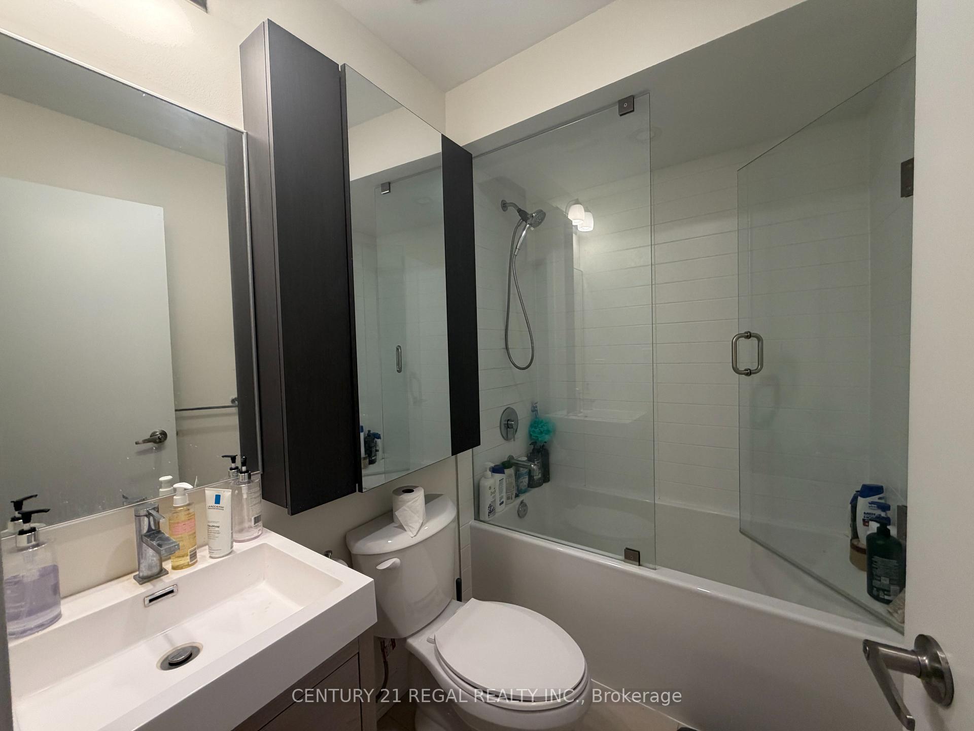 Photo 9 of 16 Deep Roots Terrace, Toronto, Englemount-Lawrence — HOMEH
