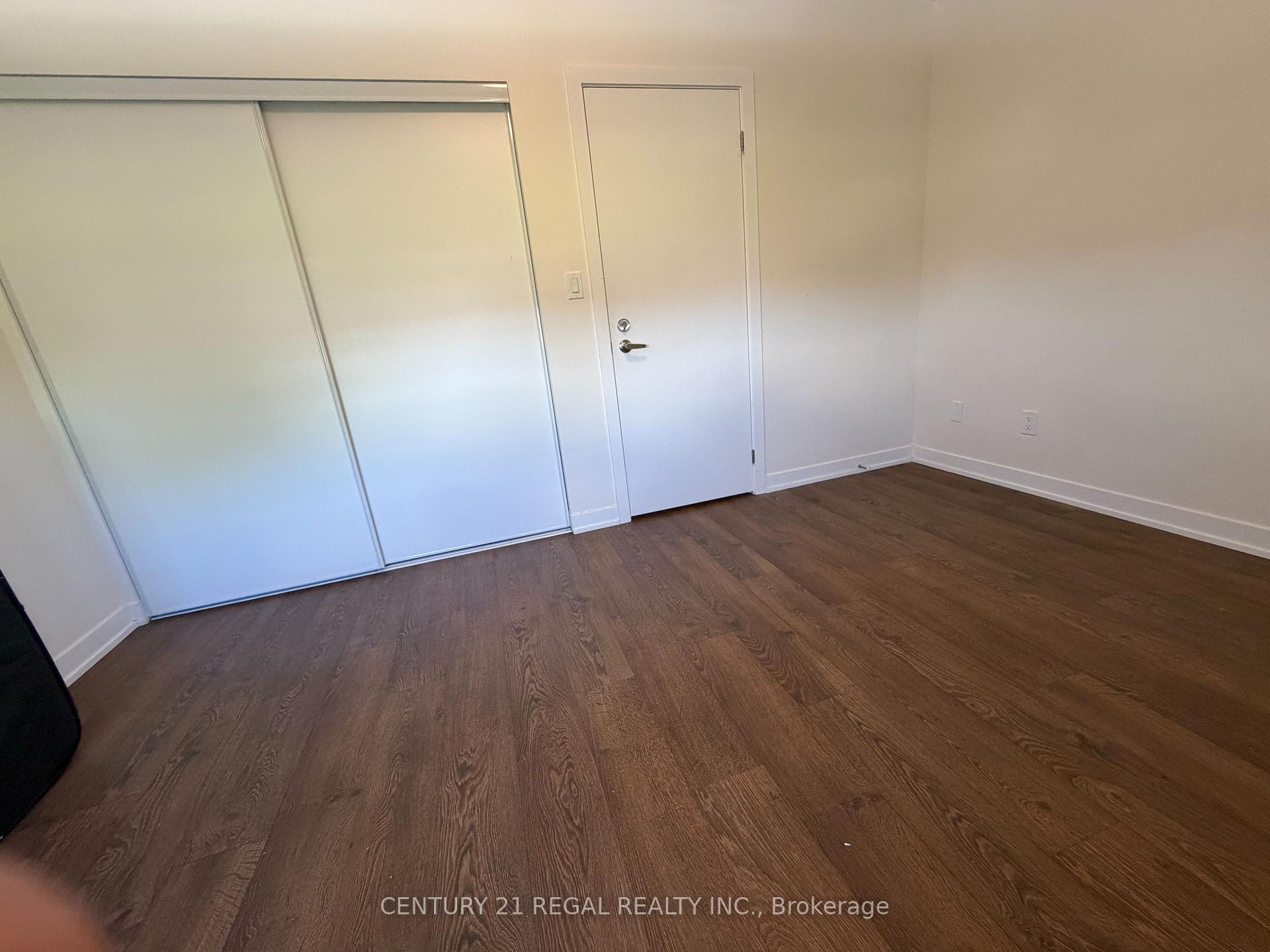 Photo 10 of 16 Deep Roots Terrace, Toronto, Englemount-Lawrence — HOMEH