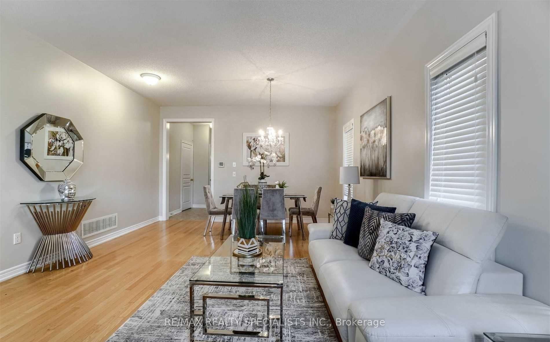 Photo 6 of Unit MAIN & 2ND, 88 Natronia Trail, Brampton, Bram East — HOMEH