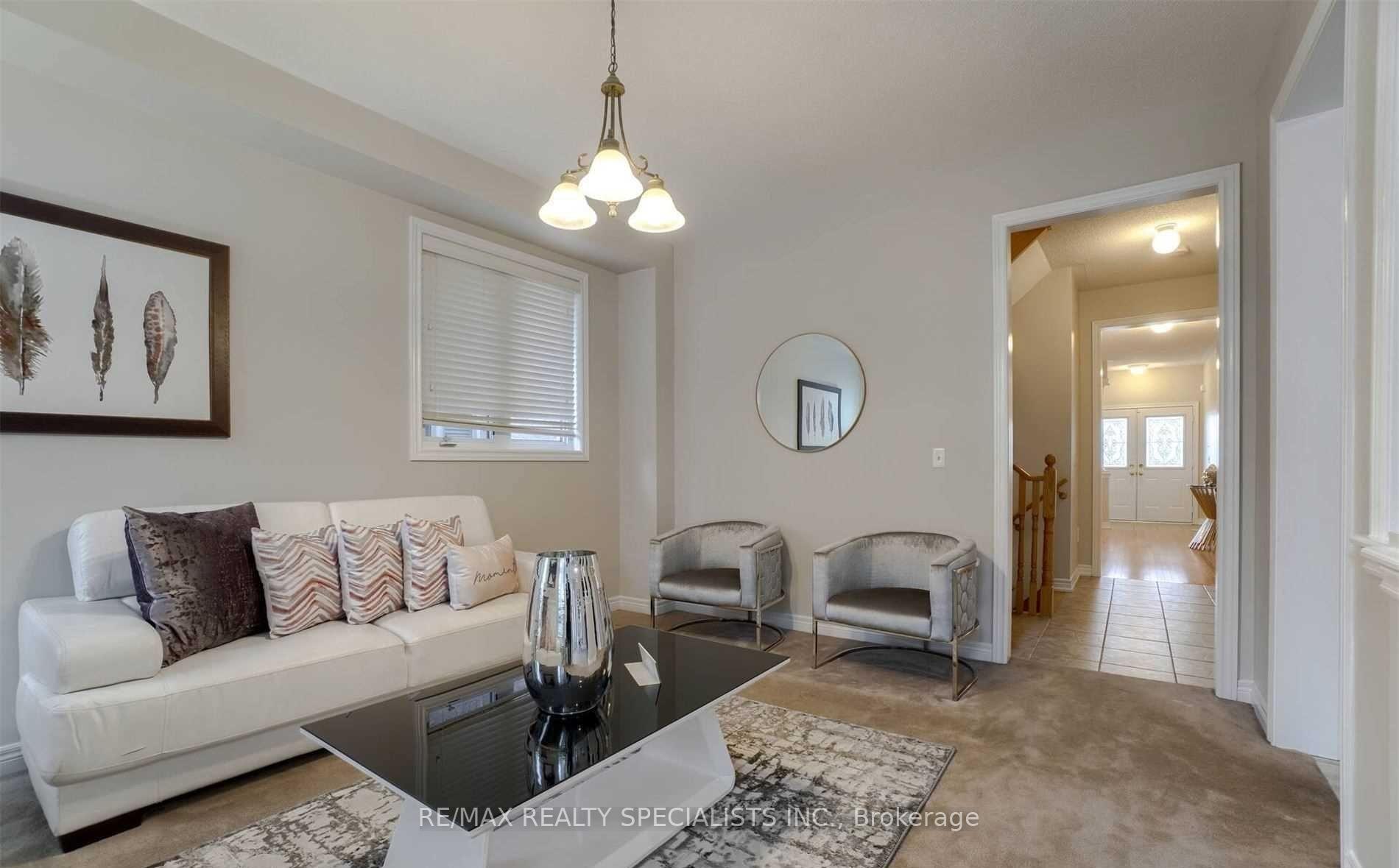 Photo 10 of Unit MAIN & 2ND, 88 Natronia Trail, Brampton, Bram East — HOMEH