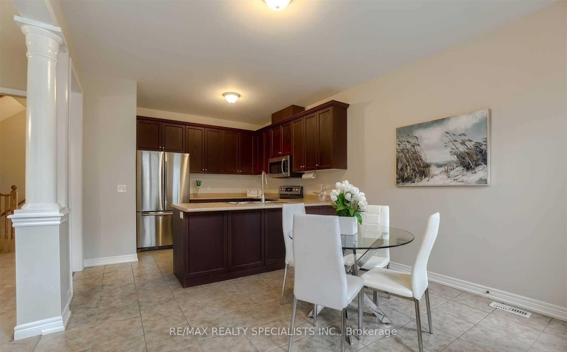 Photo 14 of Unit MAIN & 2ND, 88 Natronia Trail, Brampton, Bram East — HOMEH