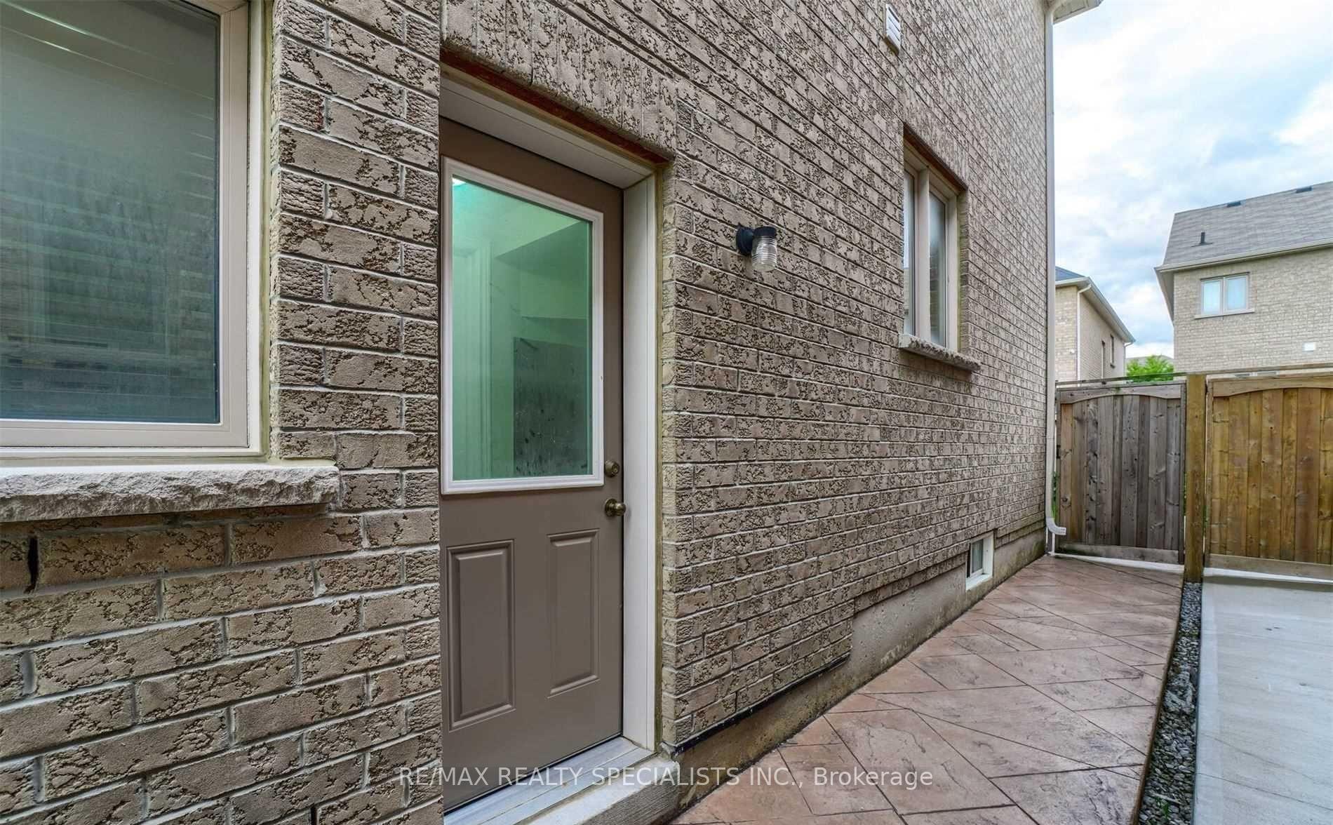 Photo 21 of Unit MAIN & 2ND, 88 Natronia Trail, Brampton, Bram East — HOMEH