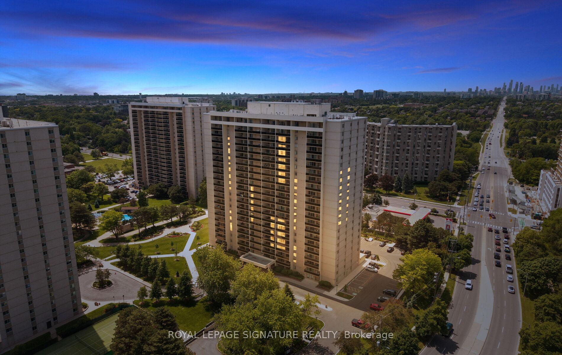 Photo 1 of Unit 606, 820 Burnhamthorpe Road, Etobicoke, Markland Wood — HOMEH