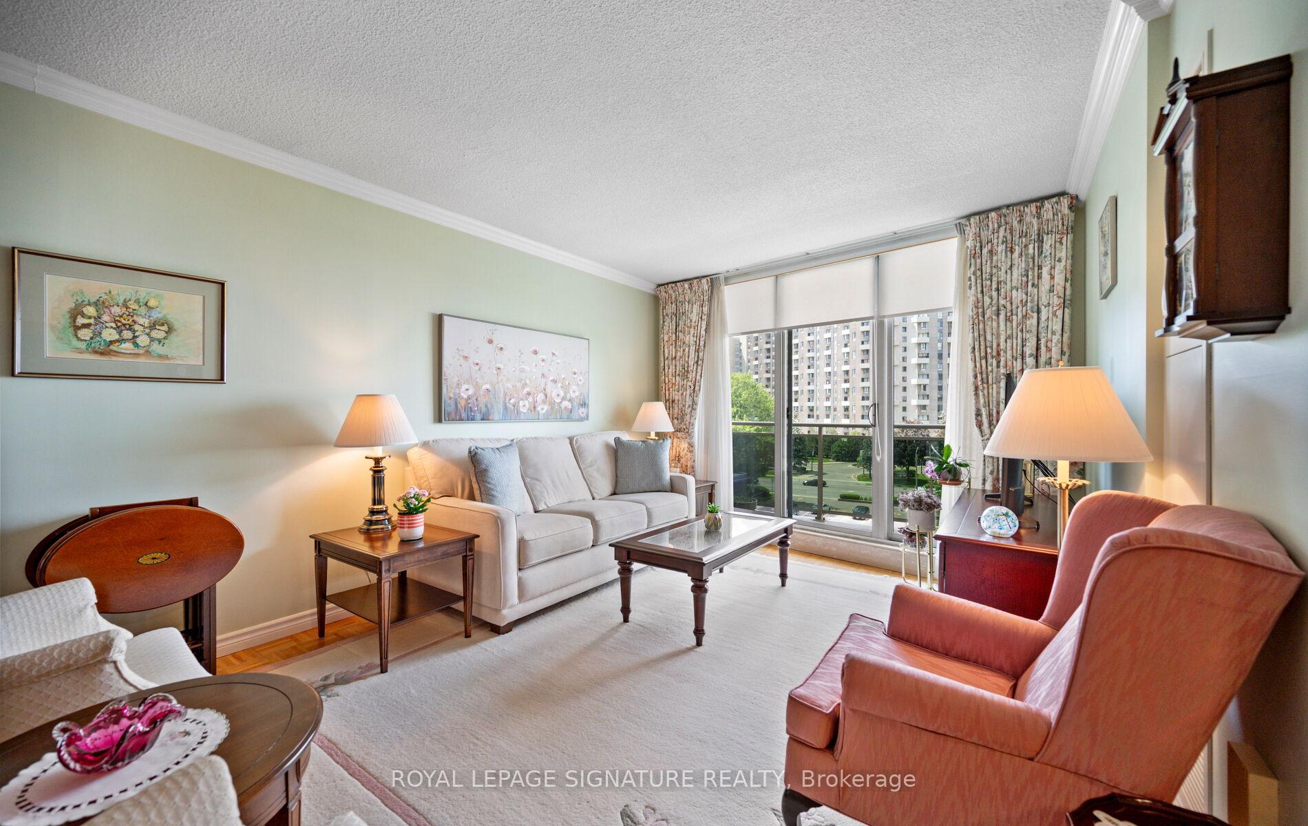 Photo 7 of Unit 606, 820 Burnhamthorpe Road, Etobicoke, Markland Wood — HOMEH