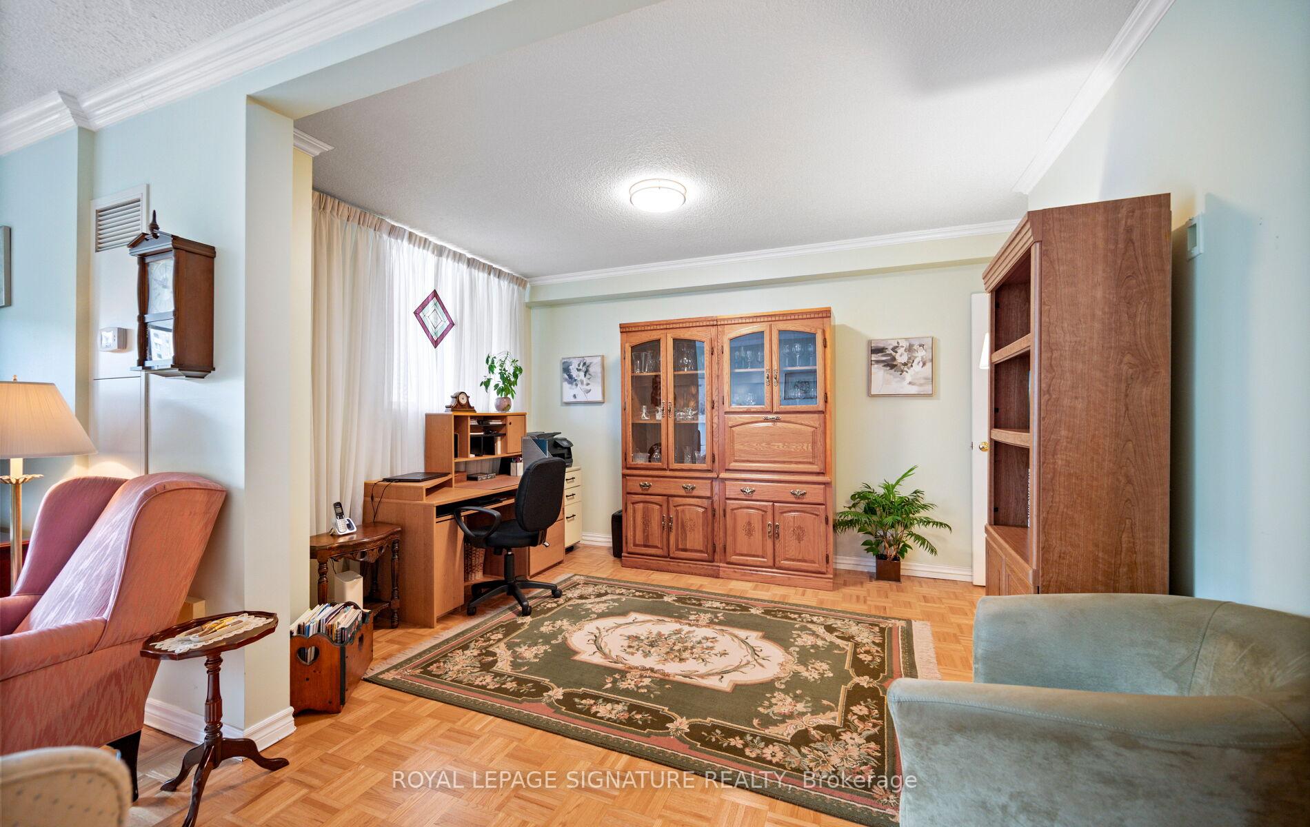 Photo 11 of Unit 606, 820 Burnhamthorpe Road, Etobicoke, Markland Wood — HOMEH