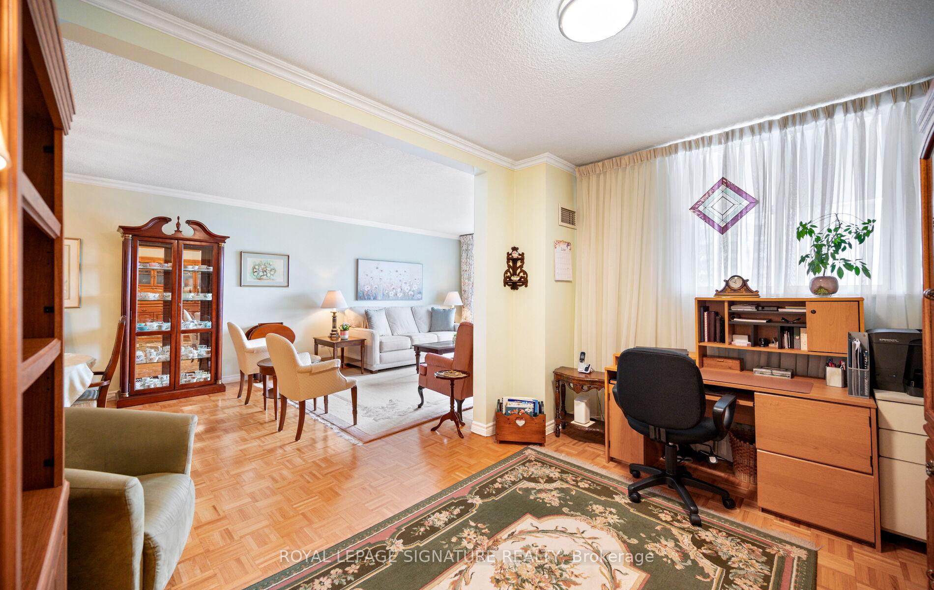 Photo 12 of Unit 606, 820 Burnhamthorpe Road, Etobicoke, Markland Wood — HOMEH