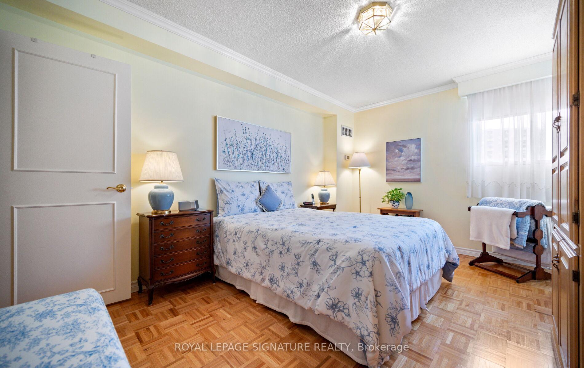 Photo 17 of Unit 606, 820 Burnhamthorpe Road, Etobicoke, Markland Wood — HOMEH