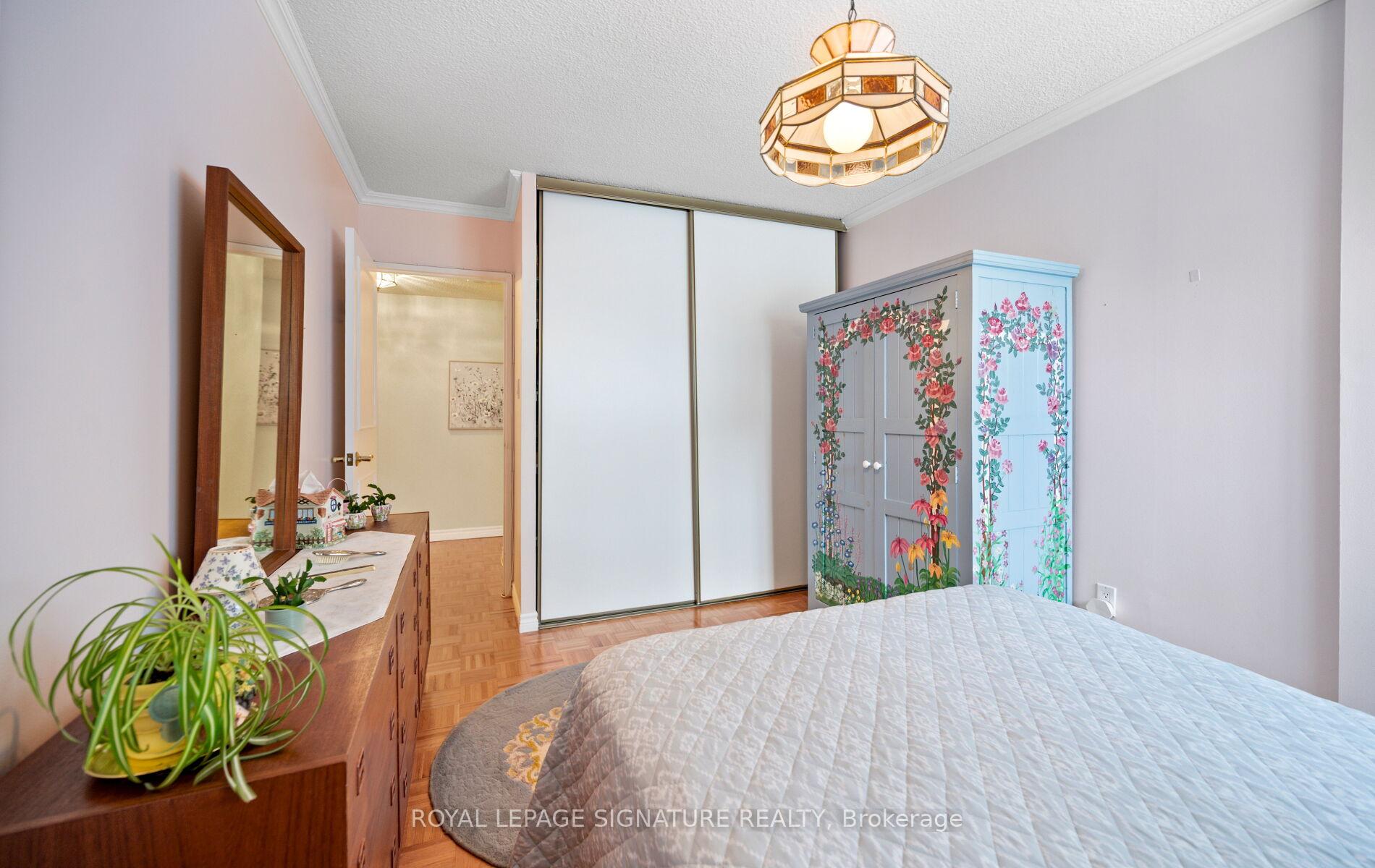 Photo 21 of Unit 606, 820 Burnhamthorpe Road, Etobicoke, Markland Wood — HOMEH