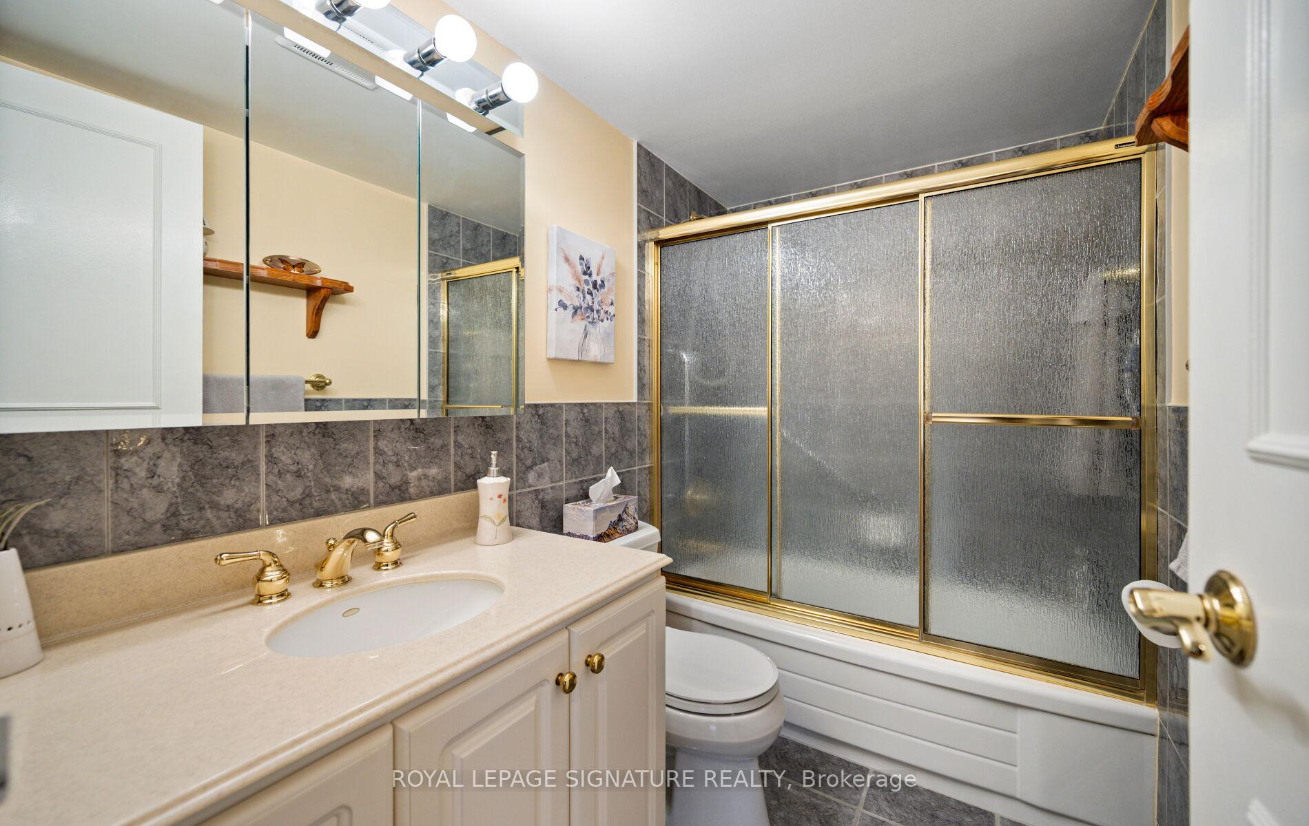 Photo 22 of Unit 606, 820 Burnhamthorpe Road, Etobicoke, Markland Wood — HOMEH