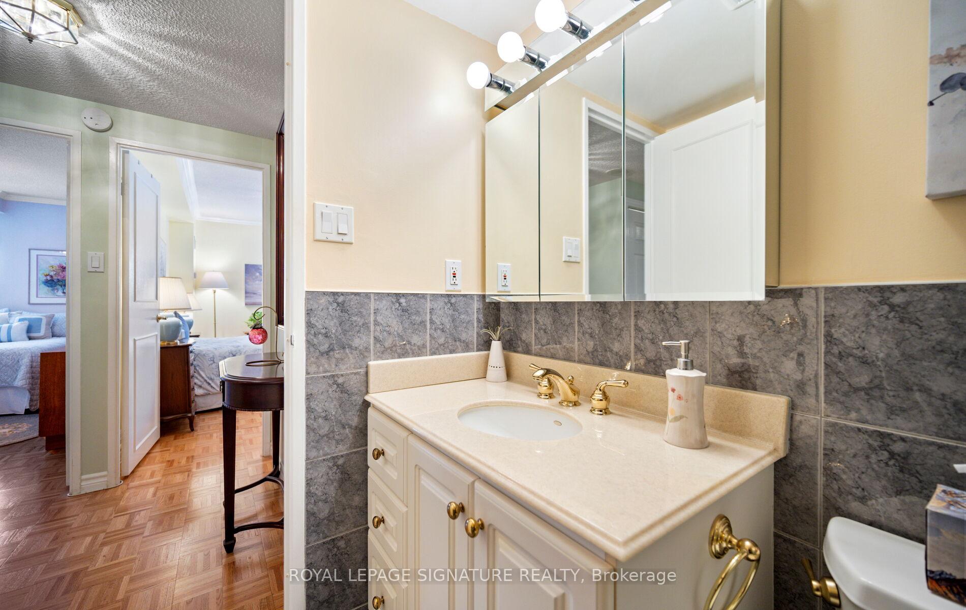 Photo 23 of Unit 606, 820 Burnhamthorpe Road, Etobicoke, Markland Wood — HOMEH