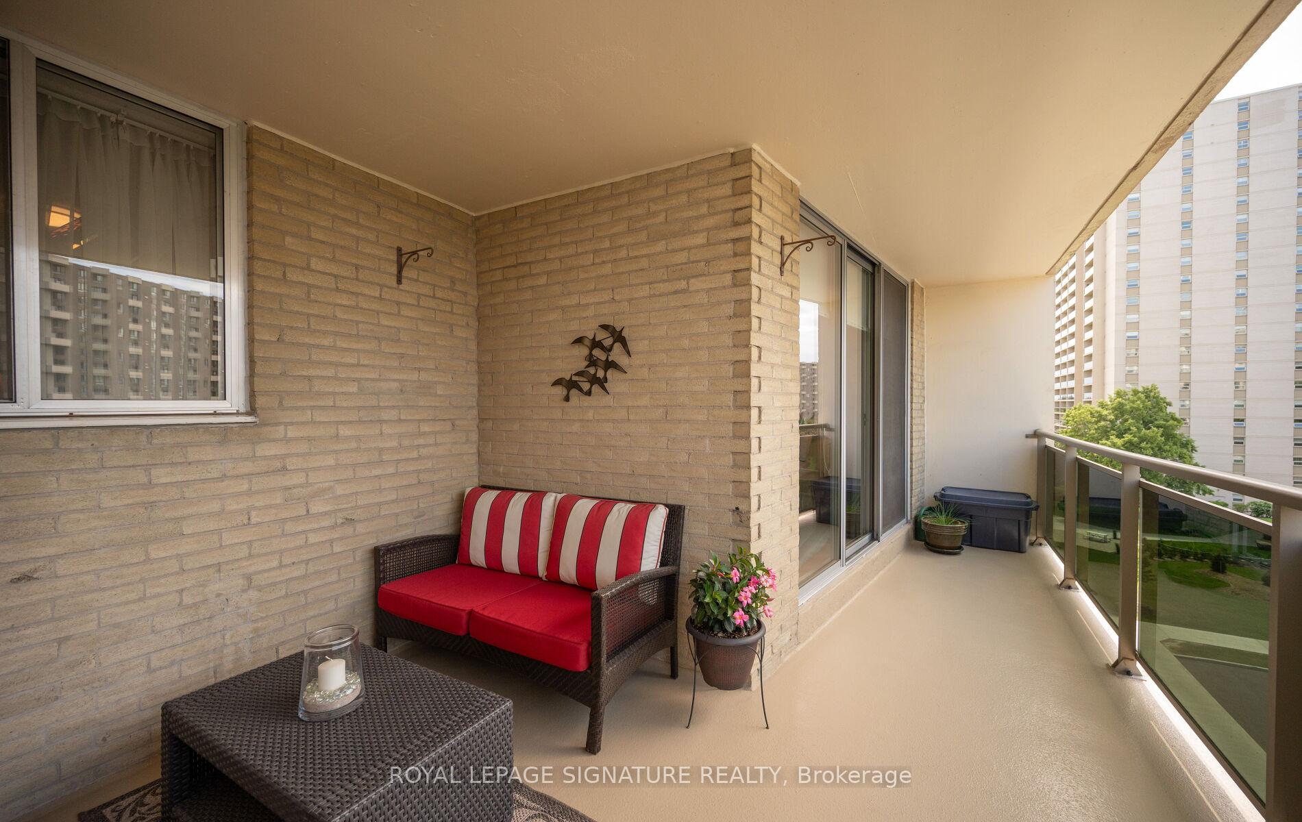 Photo 25 of Unit 606, 820 Burnhamthorpe Road, Etobicoke, Markland Wood — HOMEH