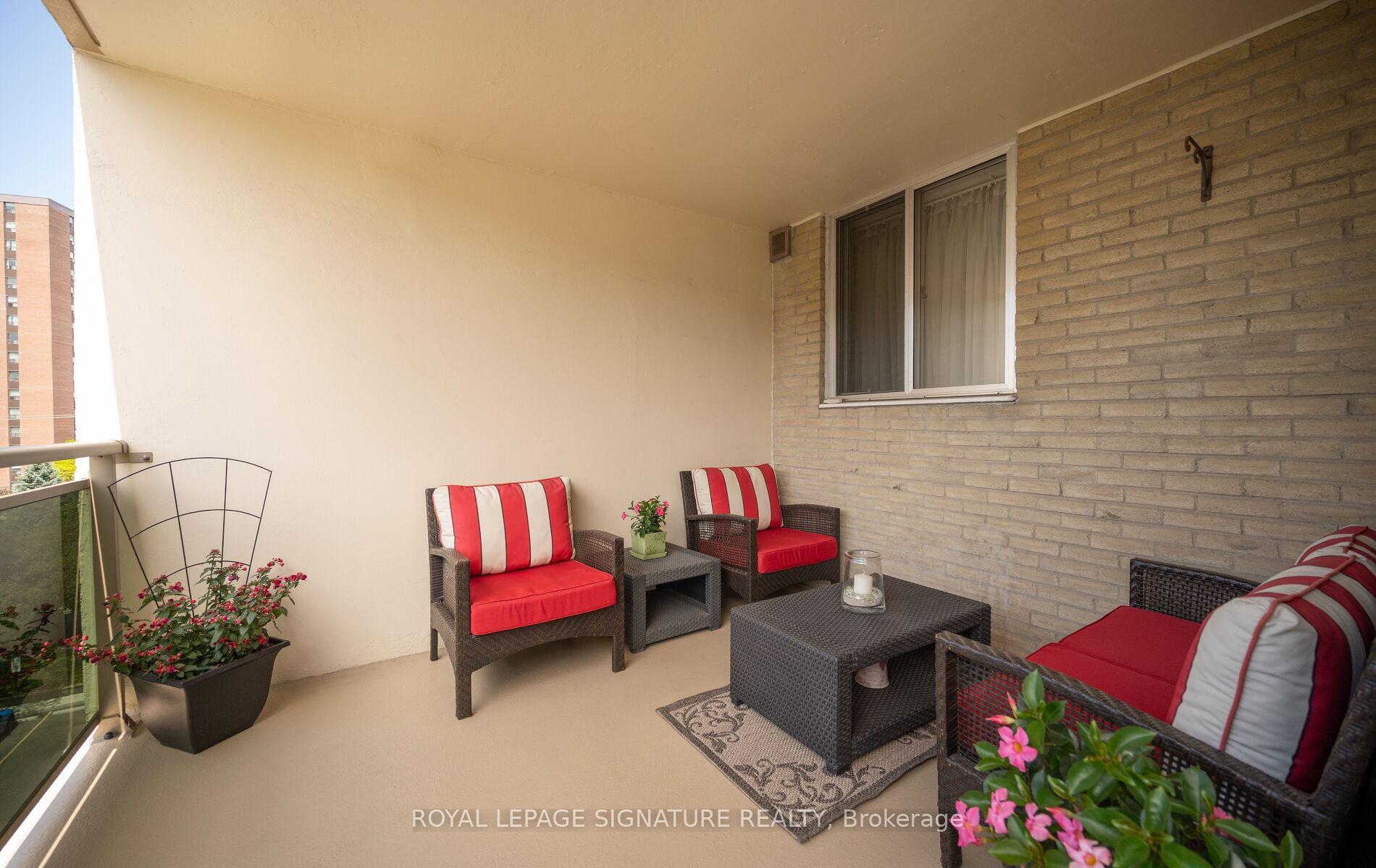 Photo 26 of Unit 606, 820 Burnhamthorpe Road, Etobicoke, Markland Wood — HOMEH
