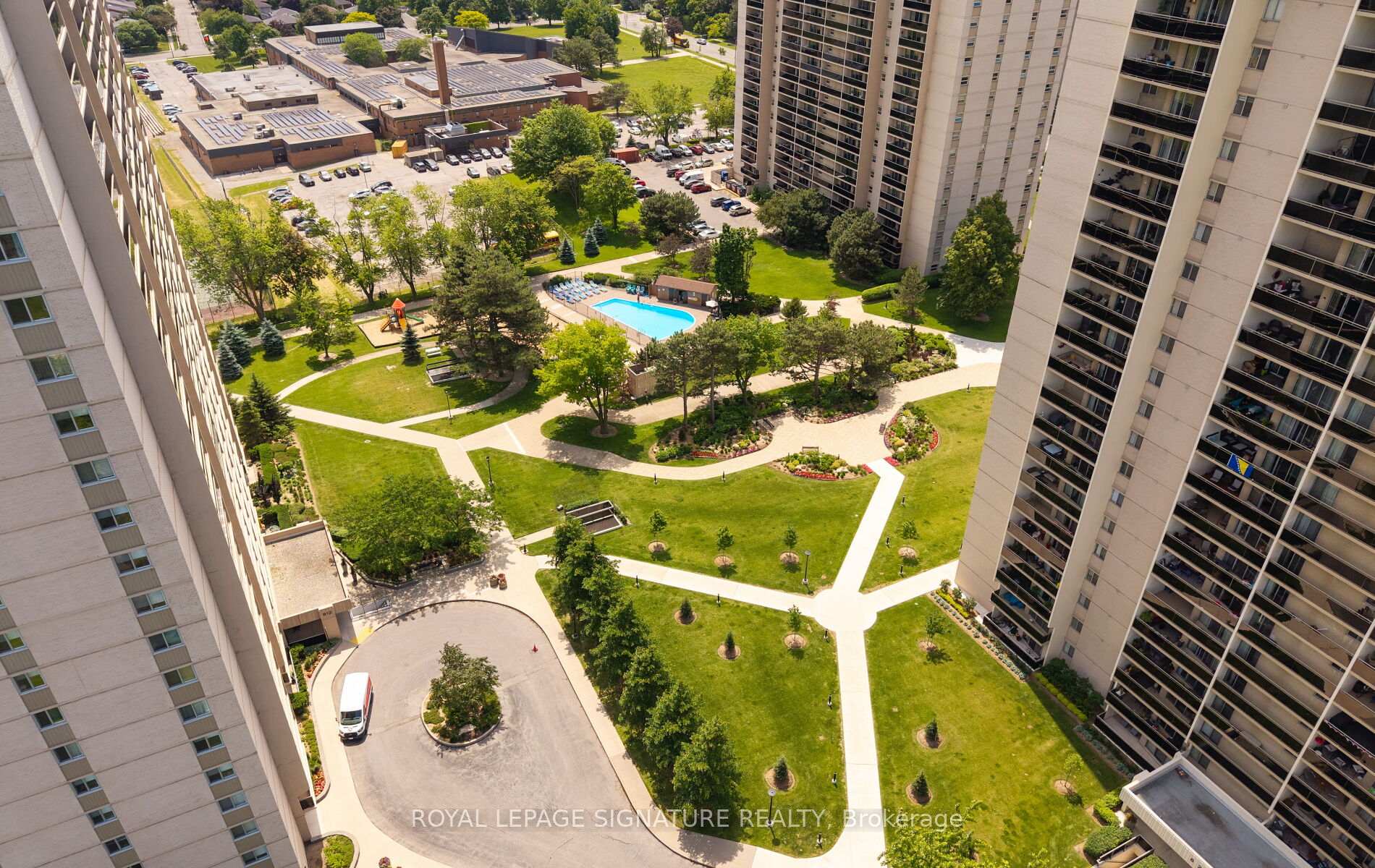 Photo 30 of Unit 606, 820 Burnhamthorpe Road, Etobicoke, Markland Wood — HOMEH